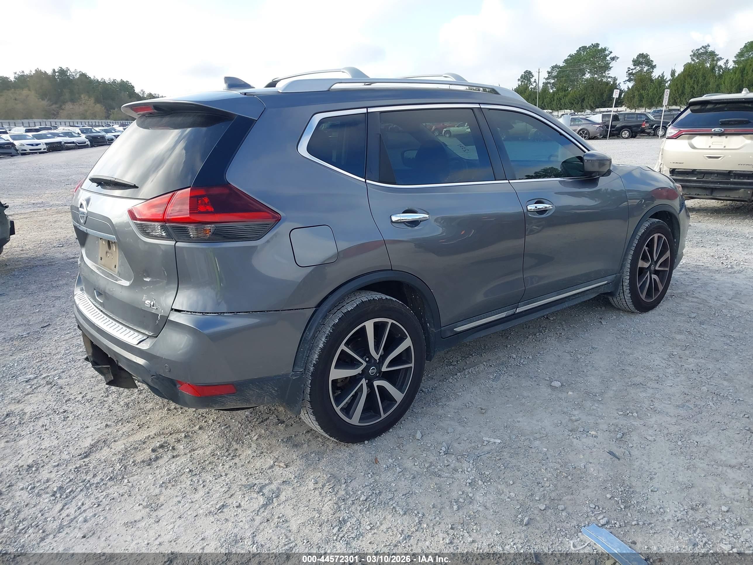 NISSAN ROGUE image 4