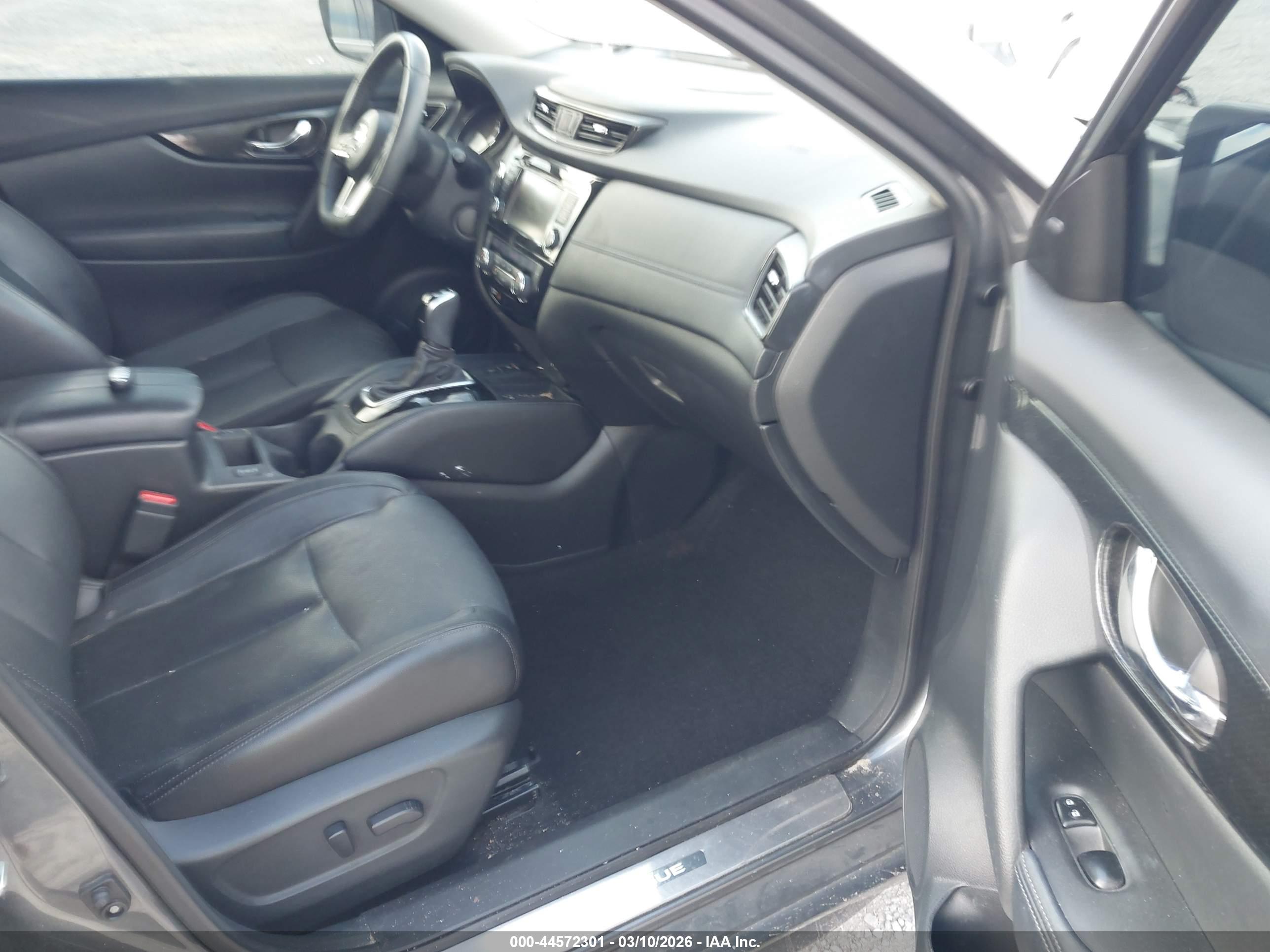 NISSAN ROGUE image 5