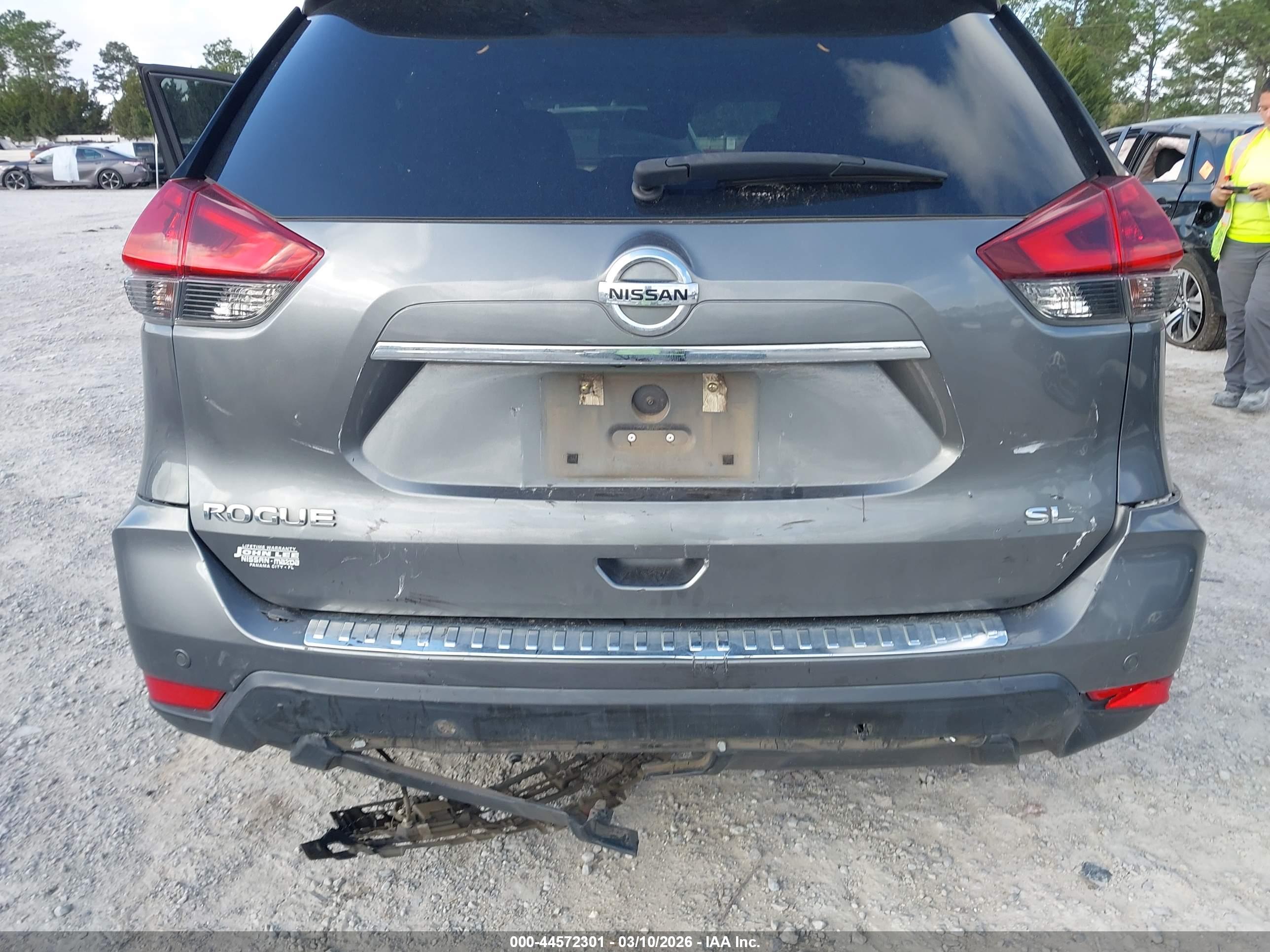 NISSAN ROGUE image 6
