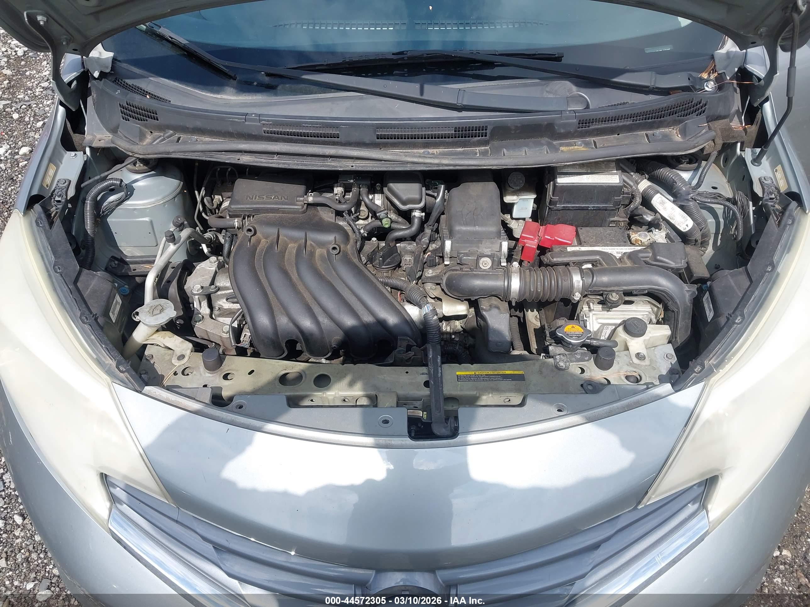 NISSAN VERSA image 10