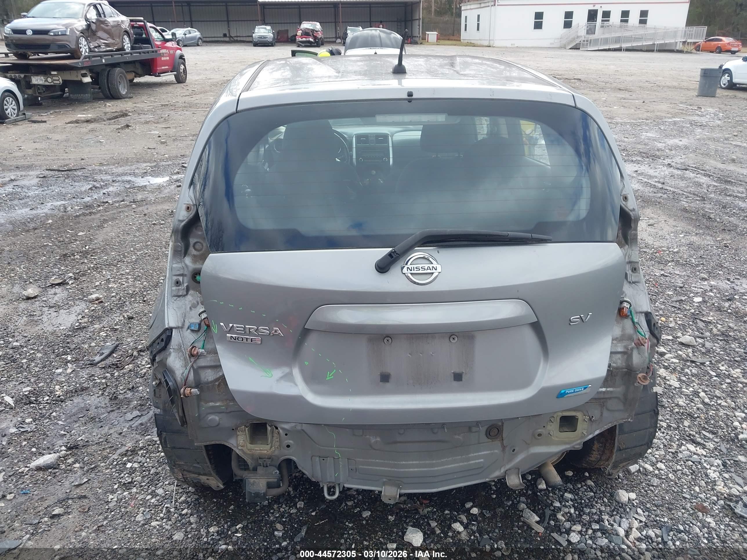 NISSAN VERSA image 6