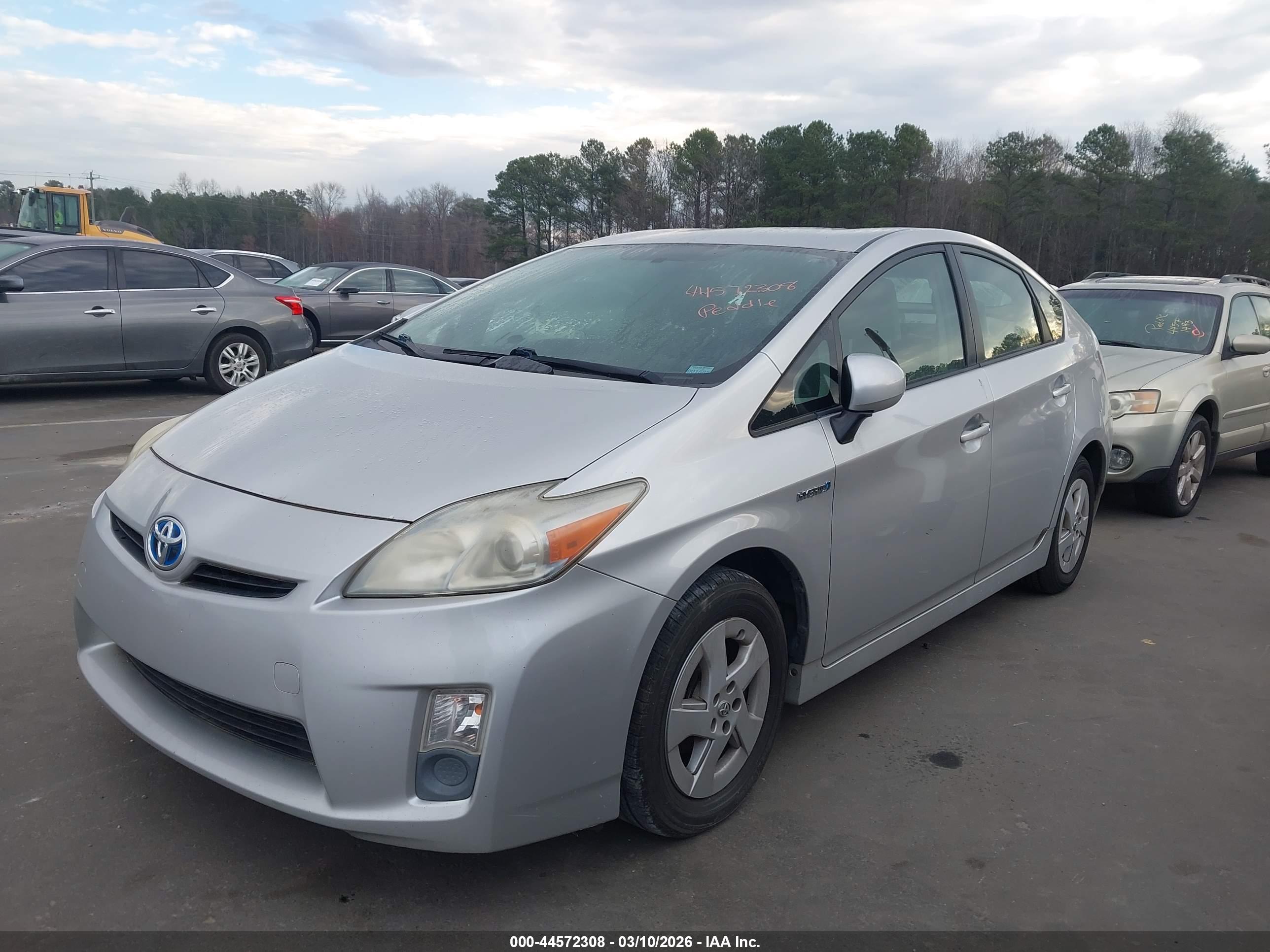 TOYOTA PRIUS image 2