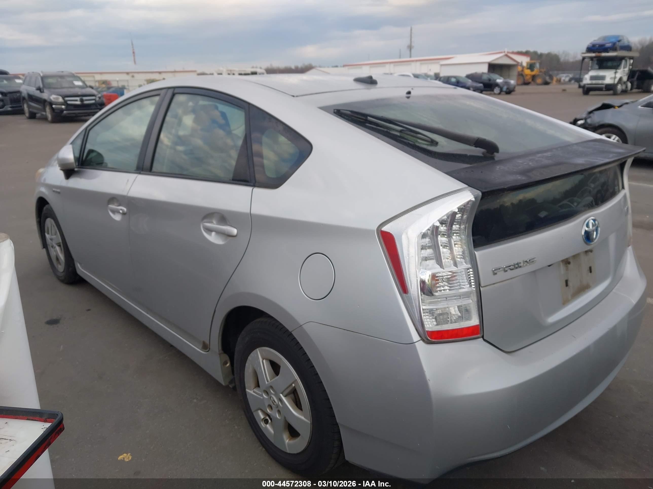 TOYOTA PRIUS image 3