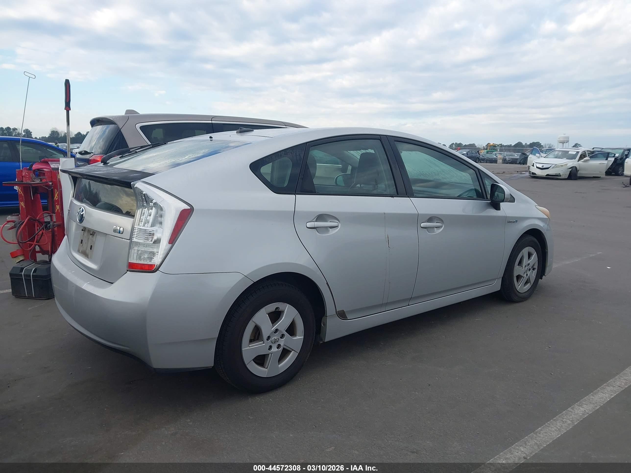 TOYOTA PRIUS image 4