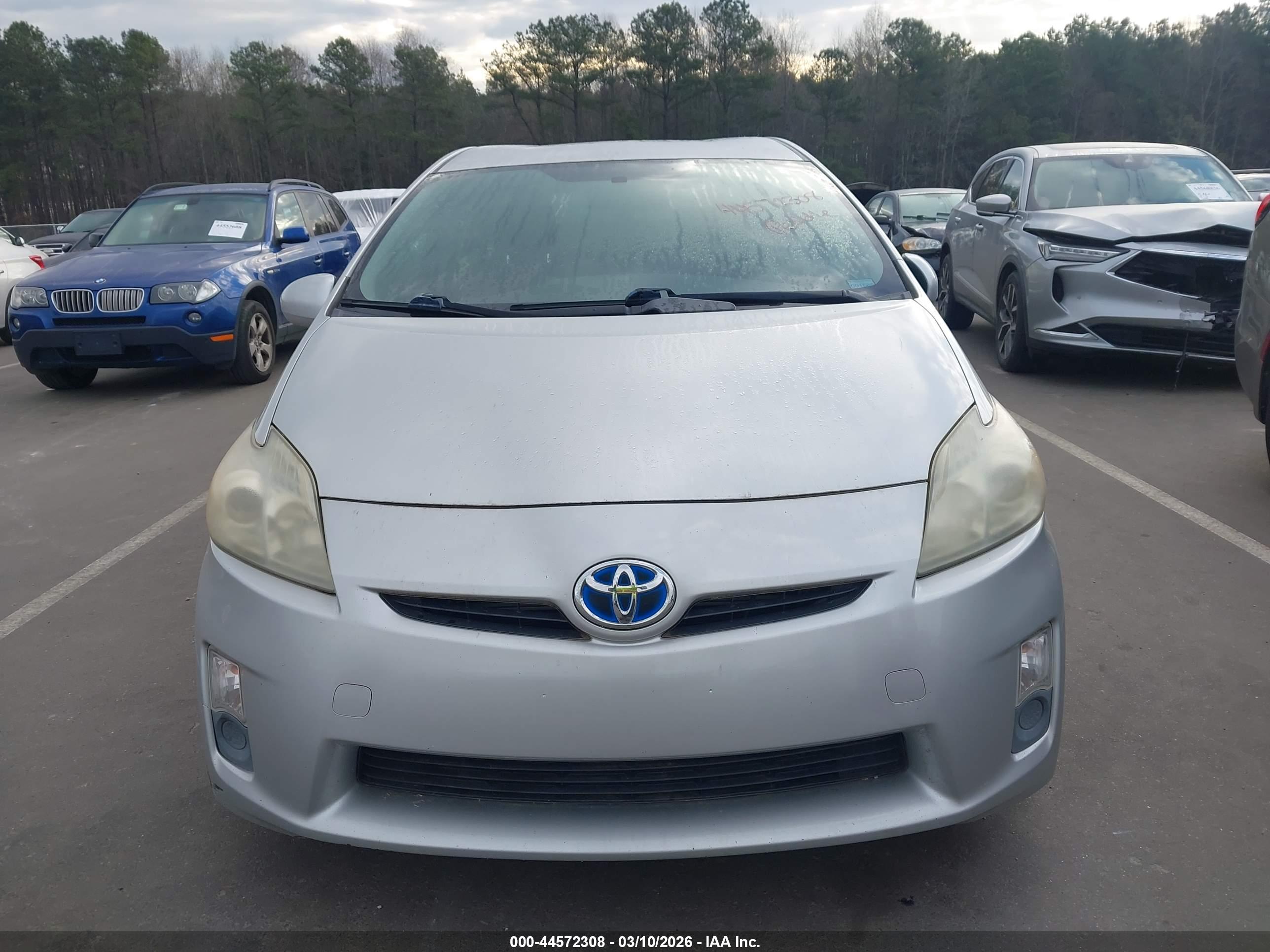TOYOTA PRIUS image 6