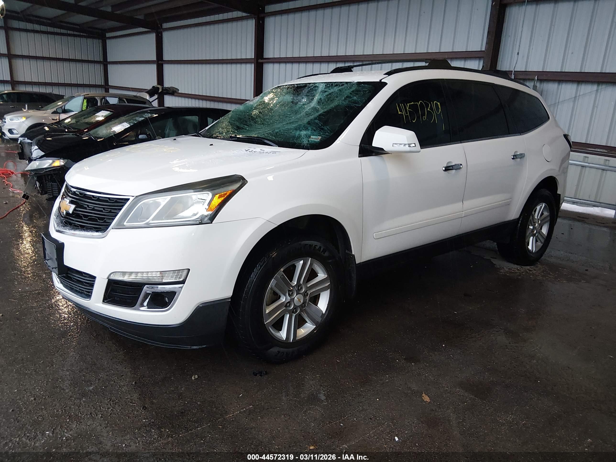 CHEVROLET TRAVERSE image 2
