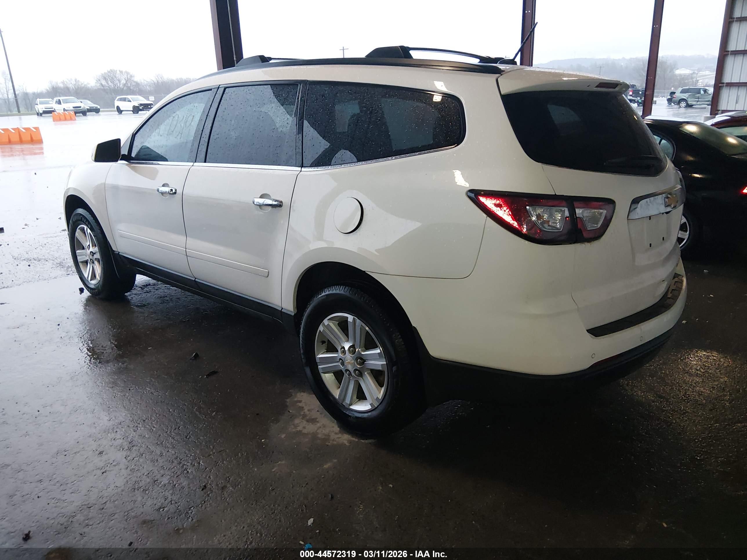 CHEVROLET TRAVERSE image 3