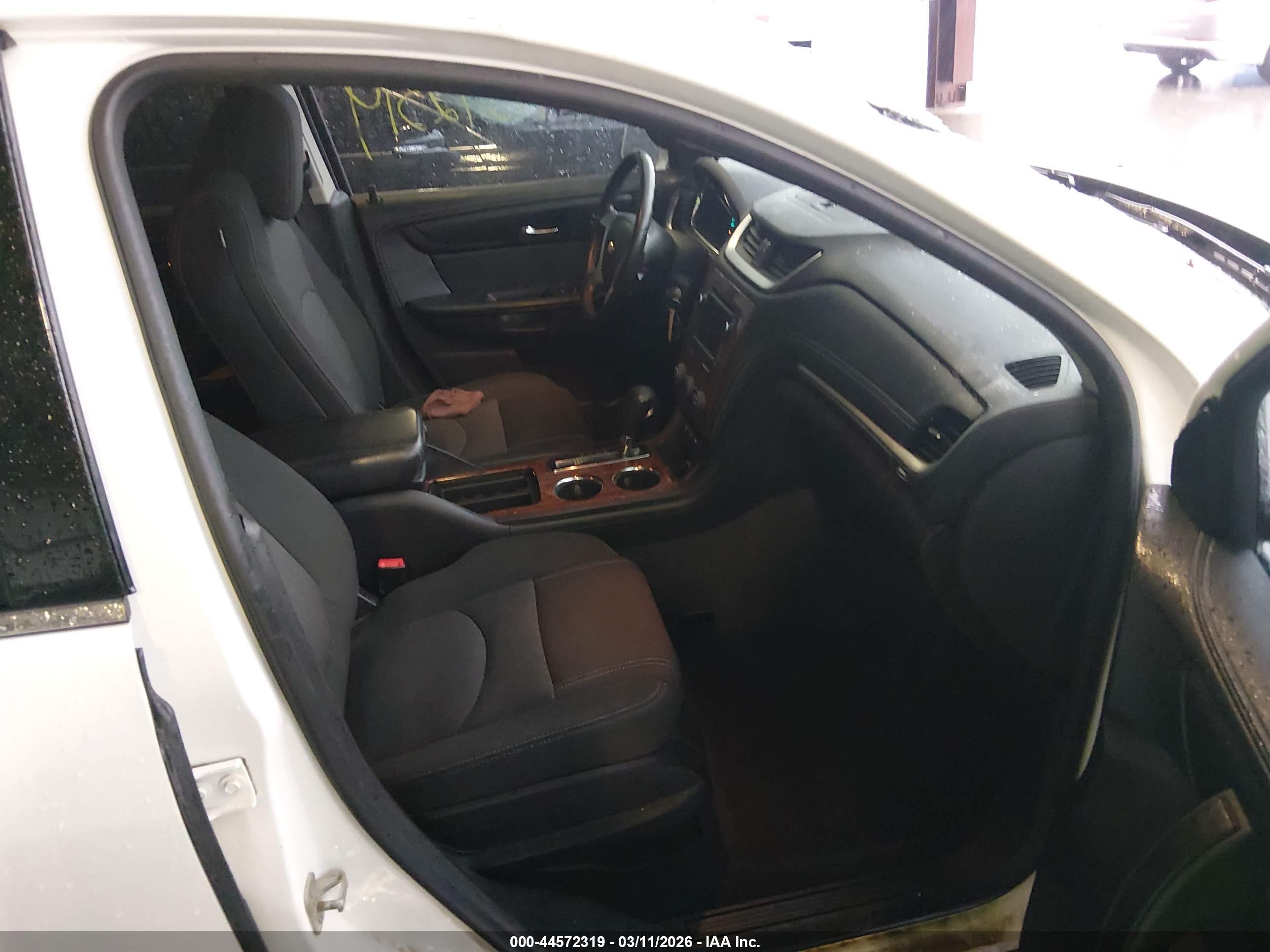 CHEVROLET TRAVERSE image 5