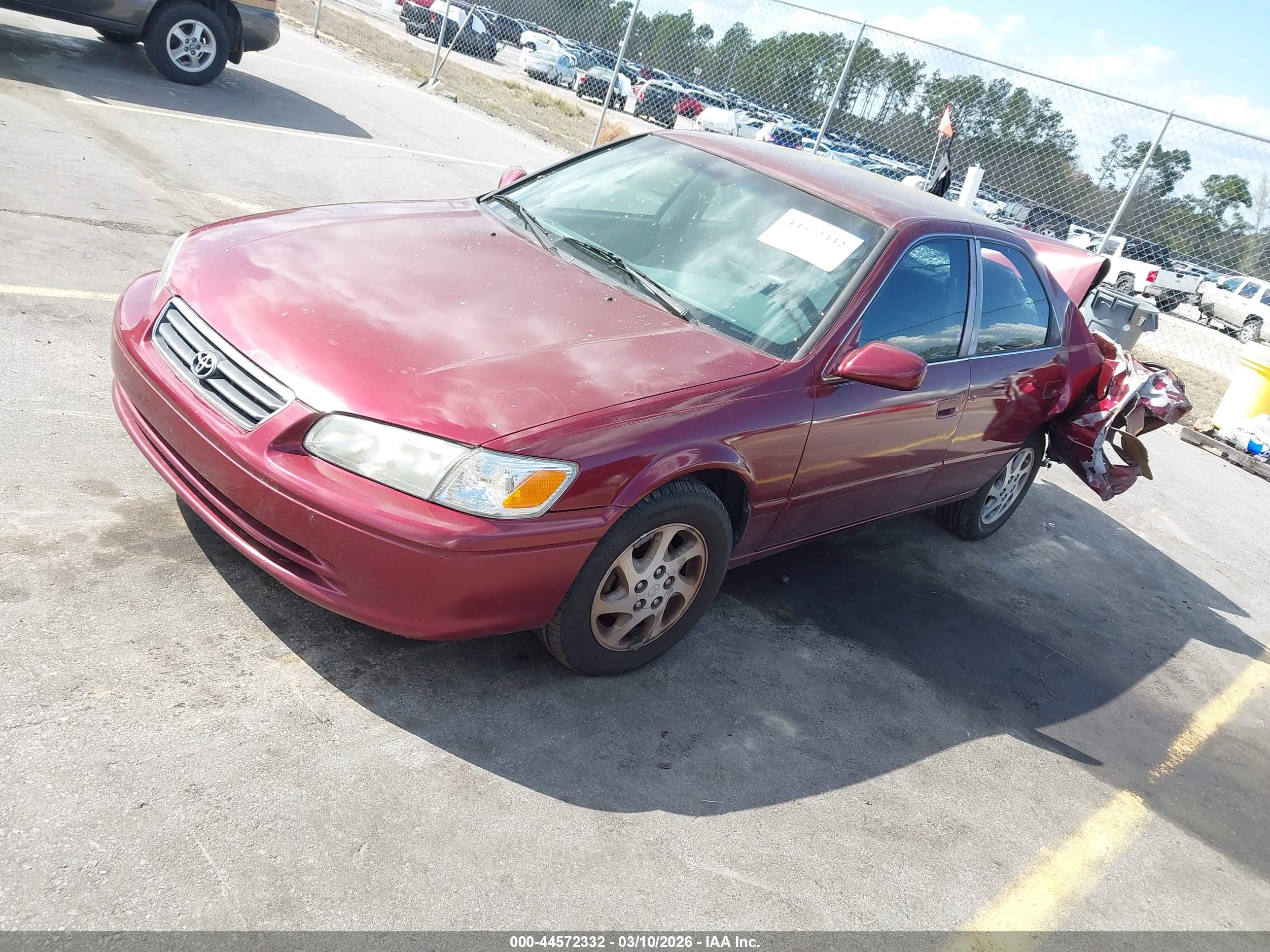 TOYOTA CAMRY image 2