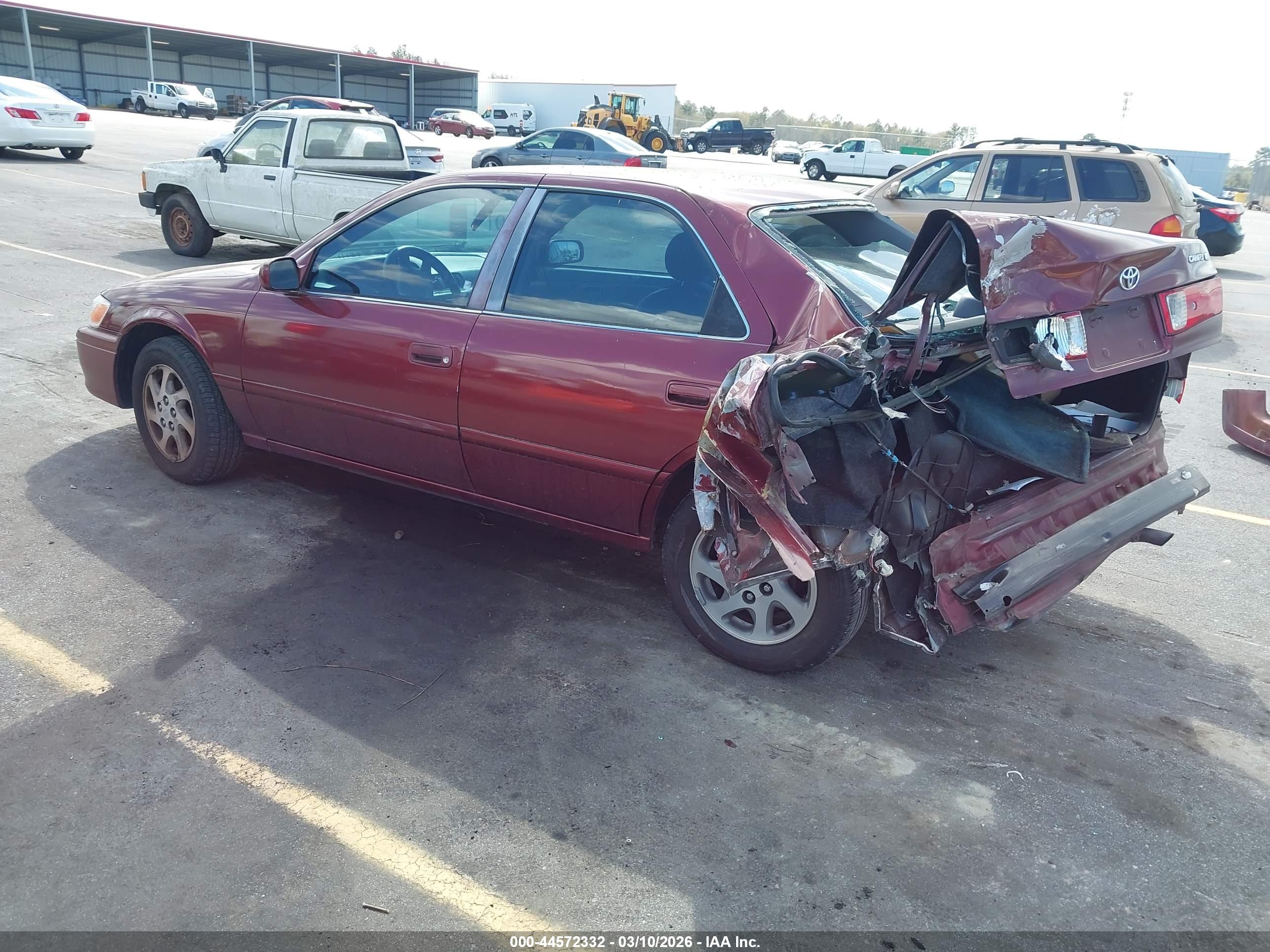 TOYOTA CAMRY image 3