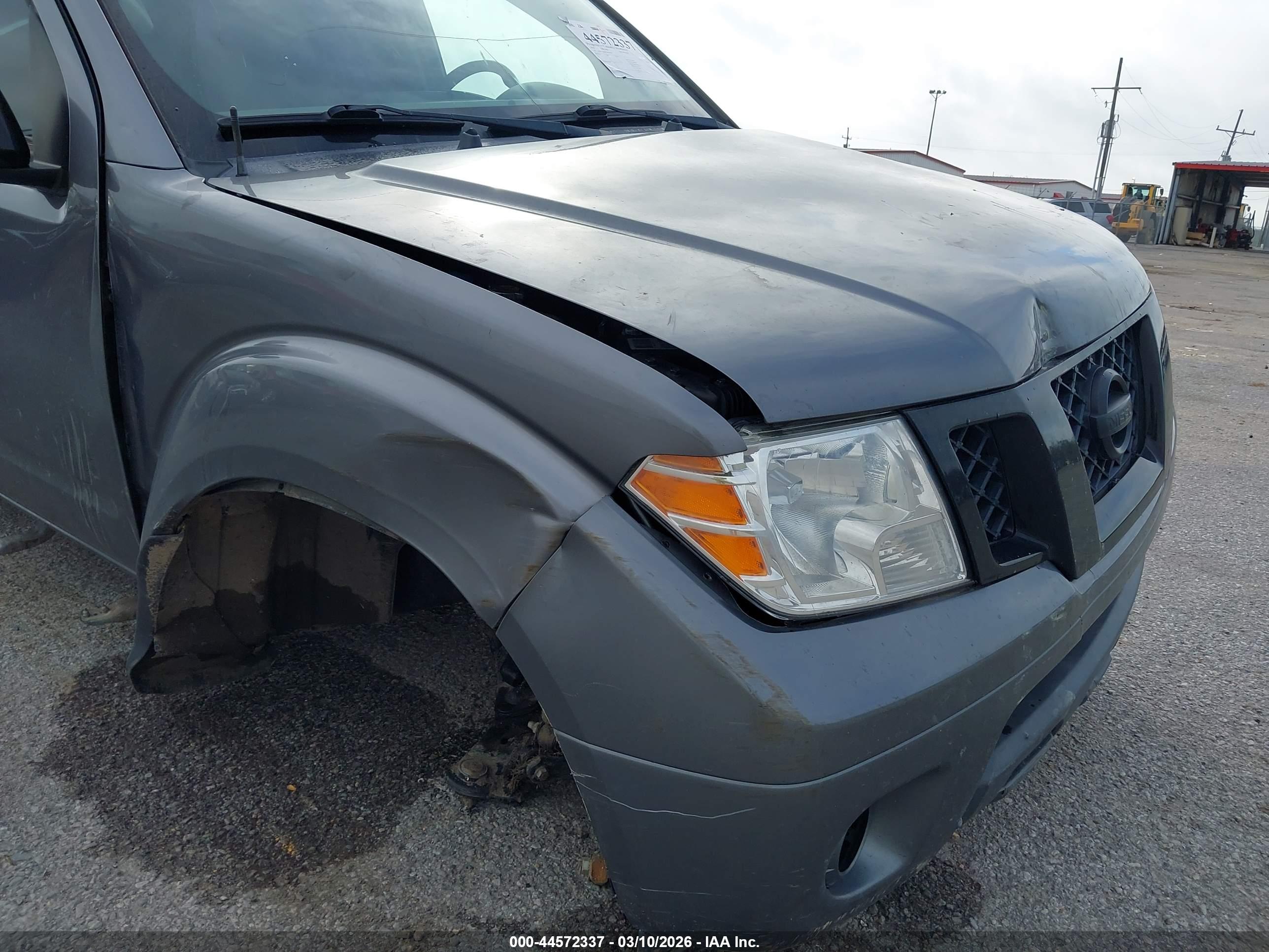 NISSAN FRONTIER image 6