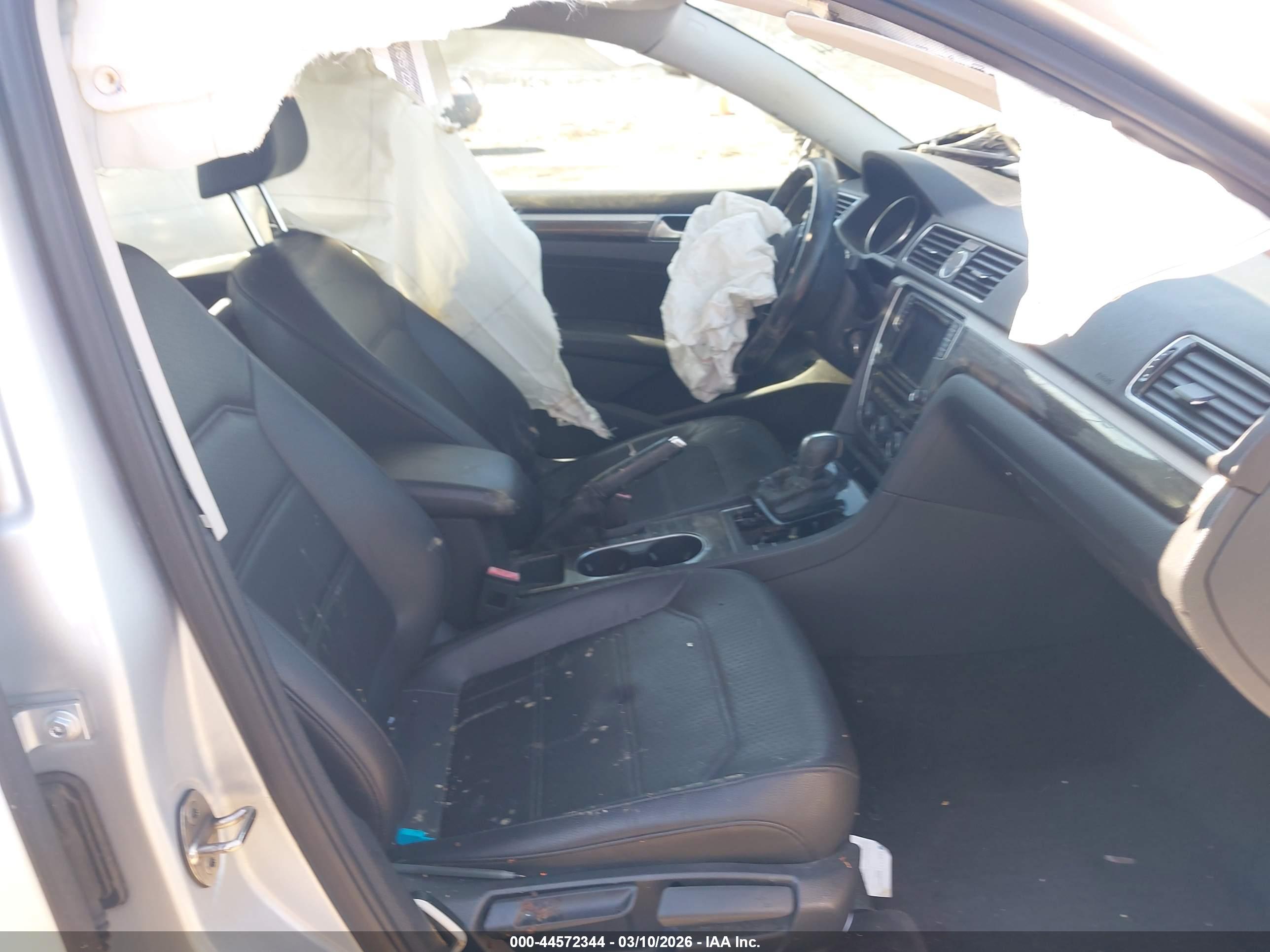 VOLKSWAGEN PASSAT image 5