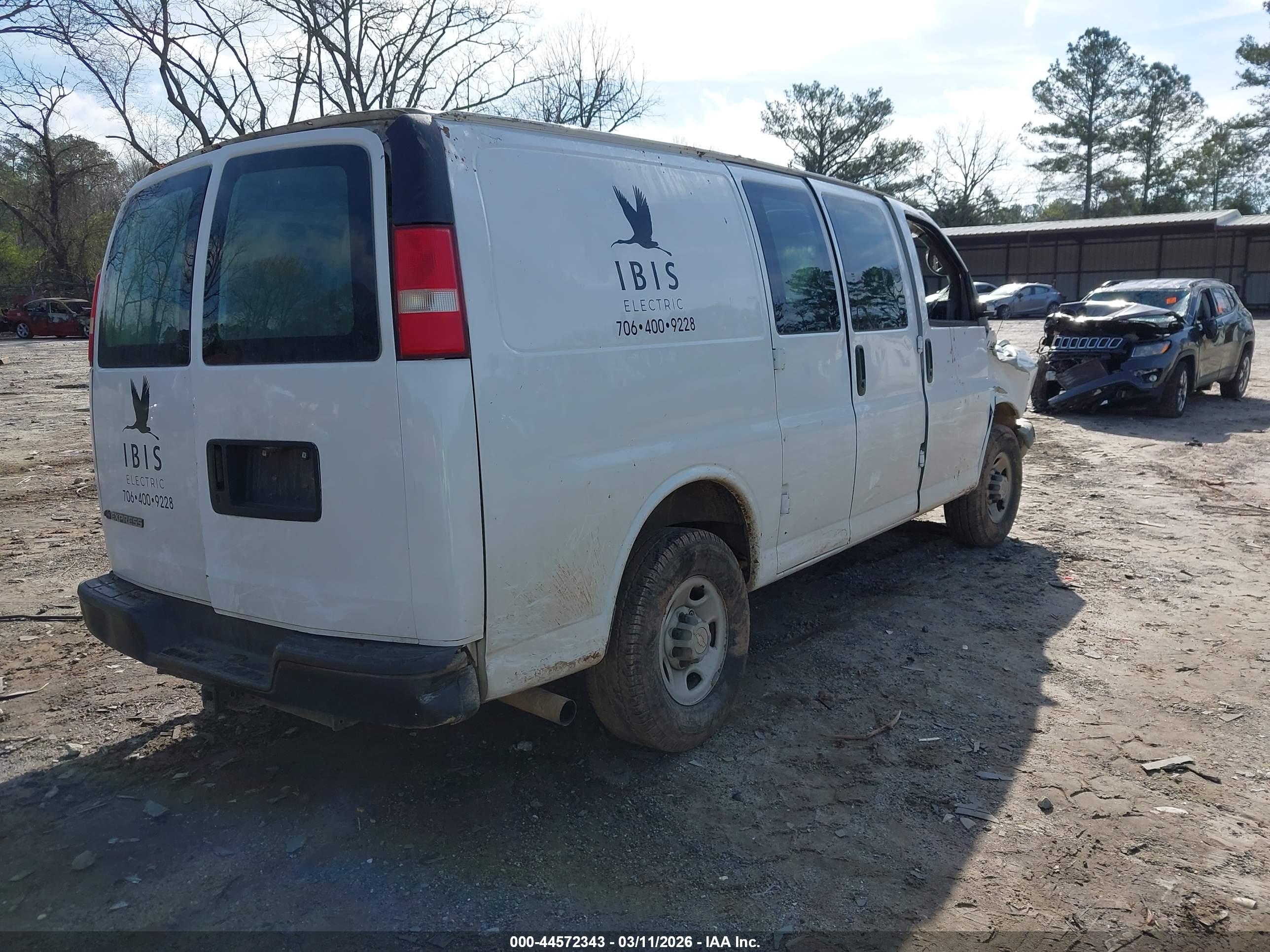 CHEVROLET EXPRESS image 4