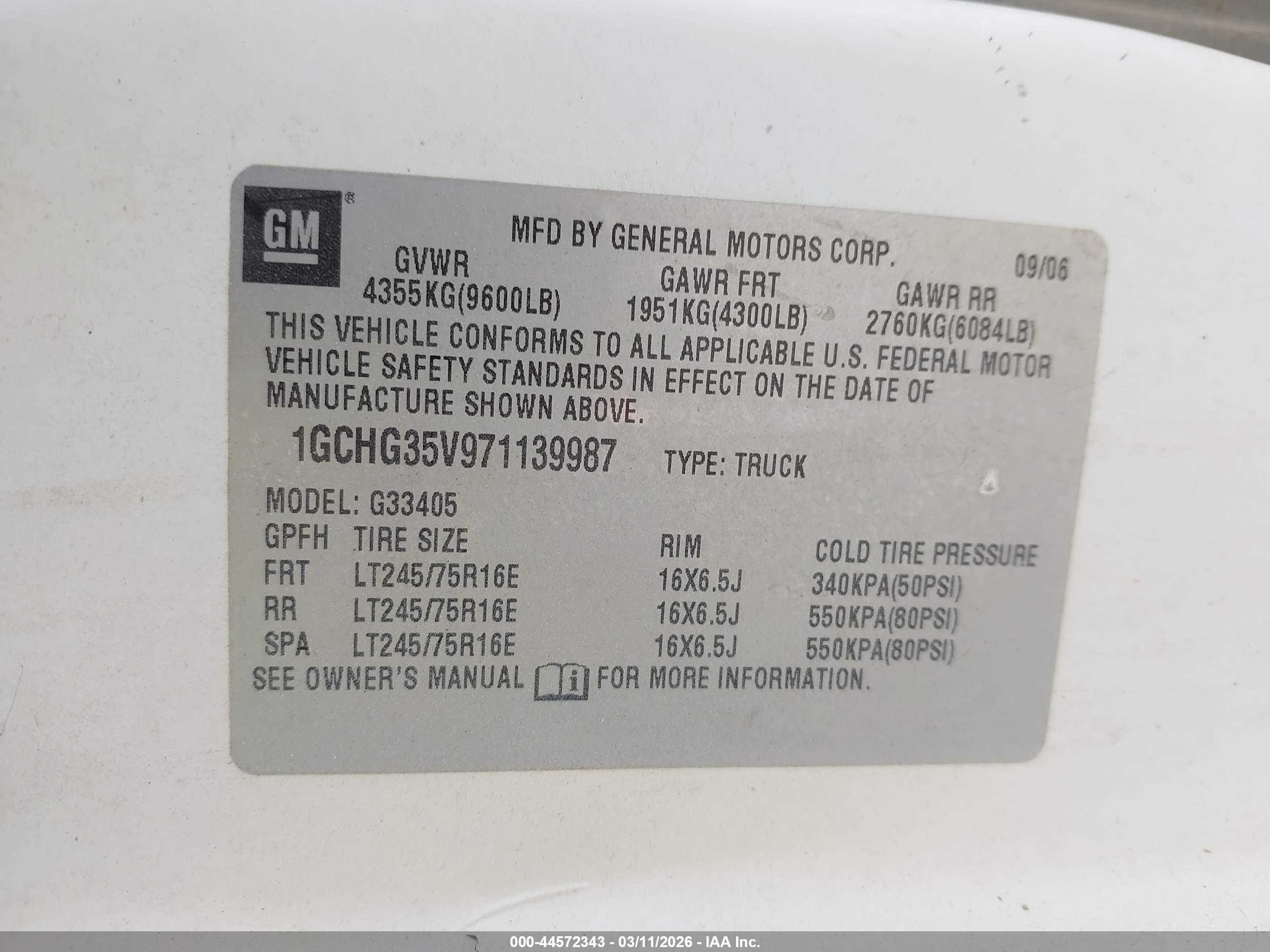 CHEVROLET EXPRESS image 9