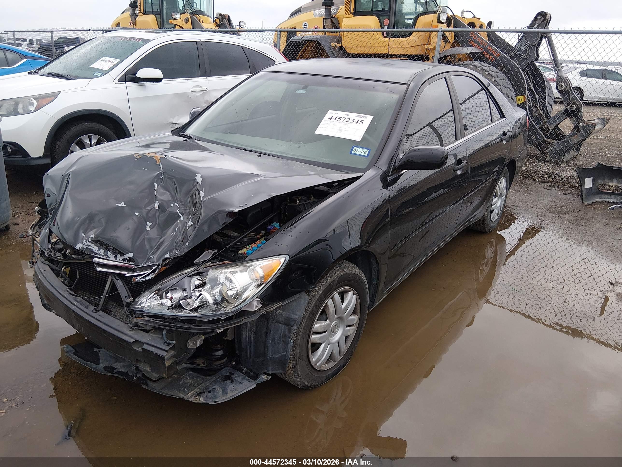 TOYOTA CAMRY image 2
