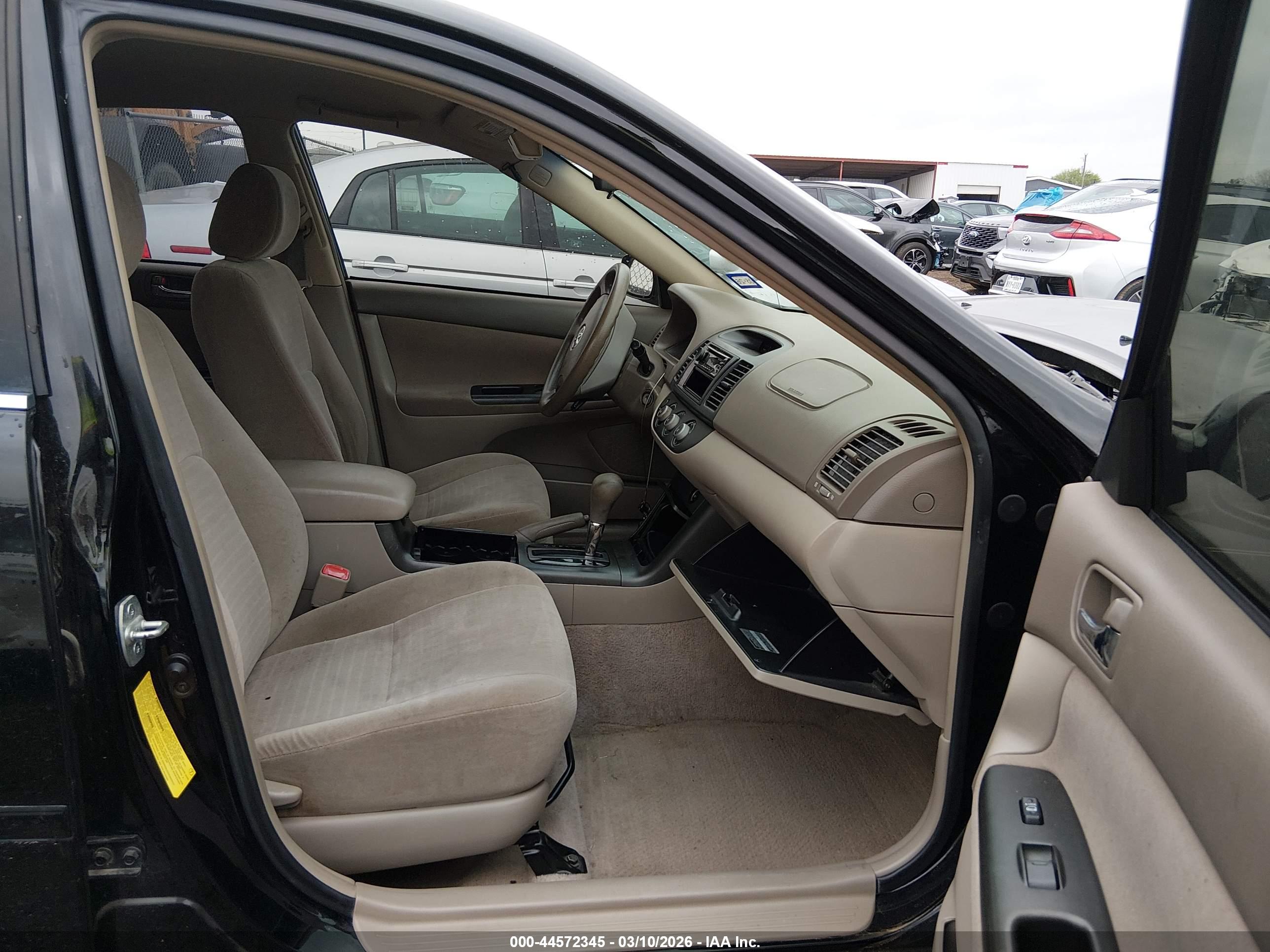 TOYOTA CAMRY image 5