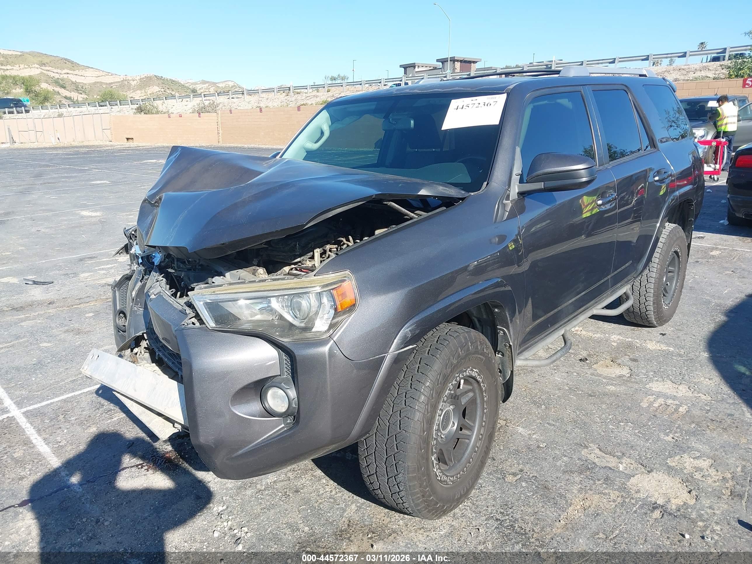 TOYOTA 4RUNNER image 2