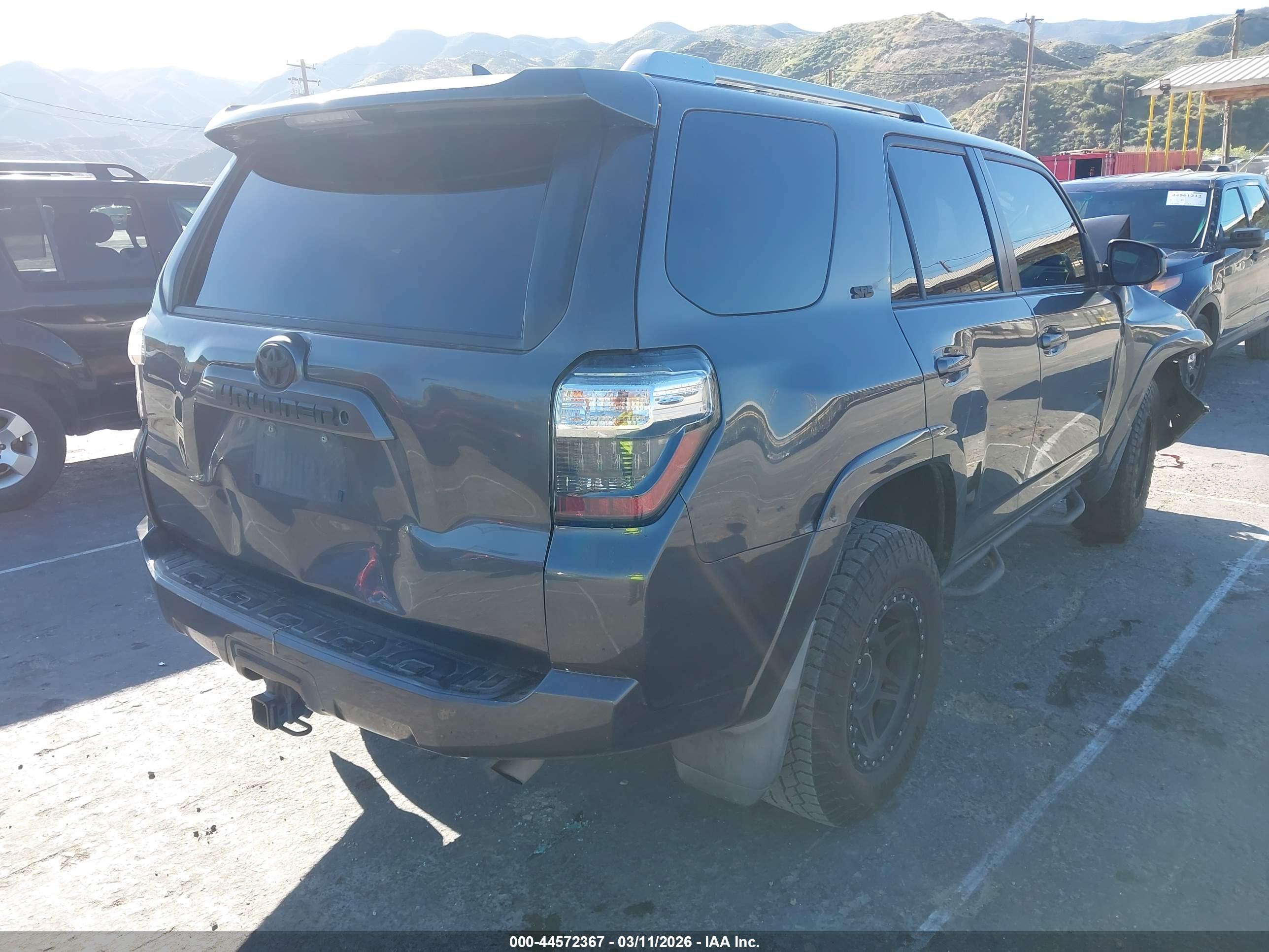 TOYOTA 4RUNNER image 4