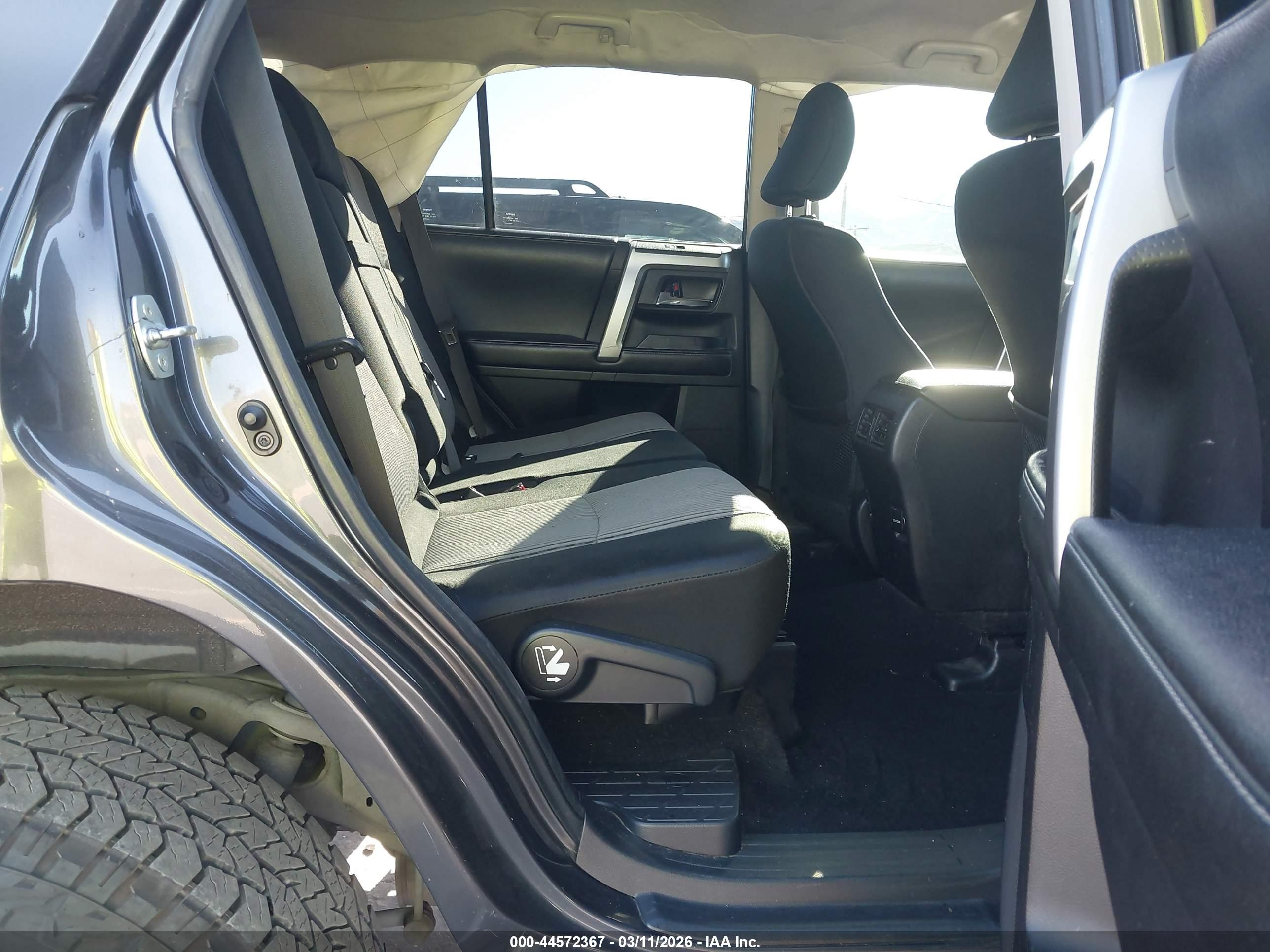 TOYOTA 4RUNNER image 8