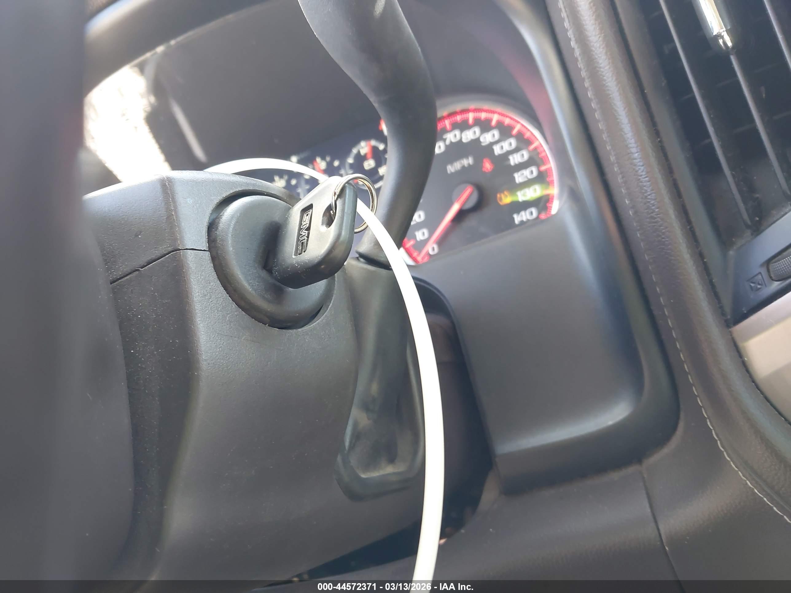 GMC SIERRA image 11