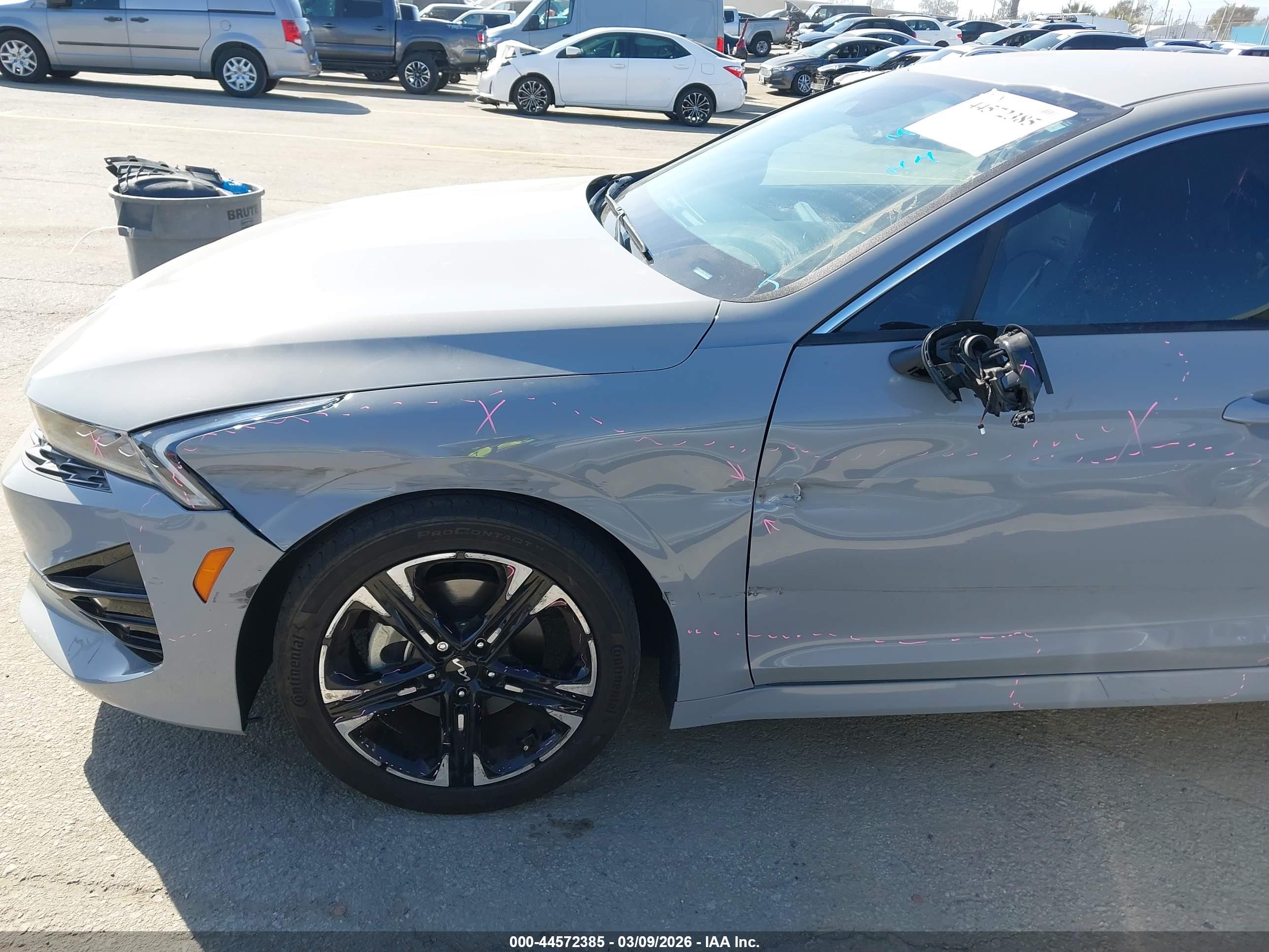 KIA K5 image 6