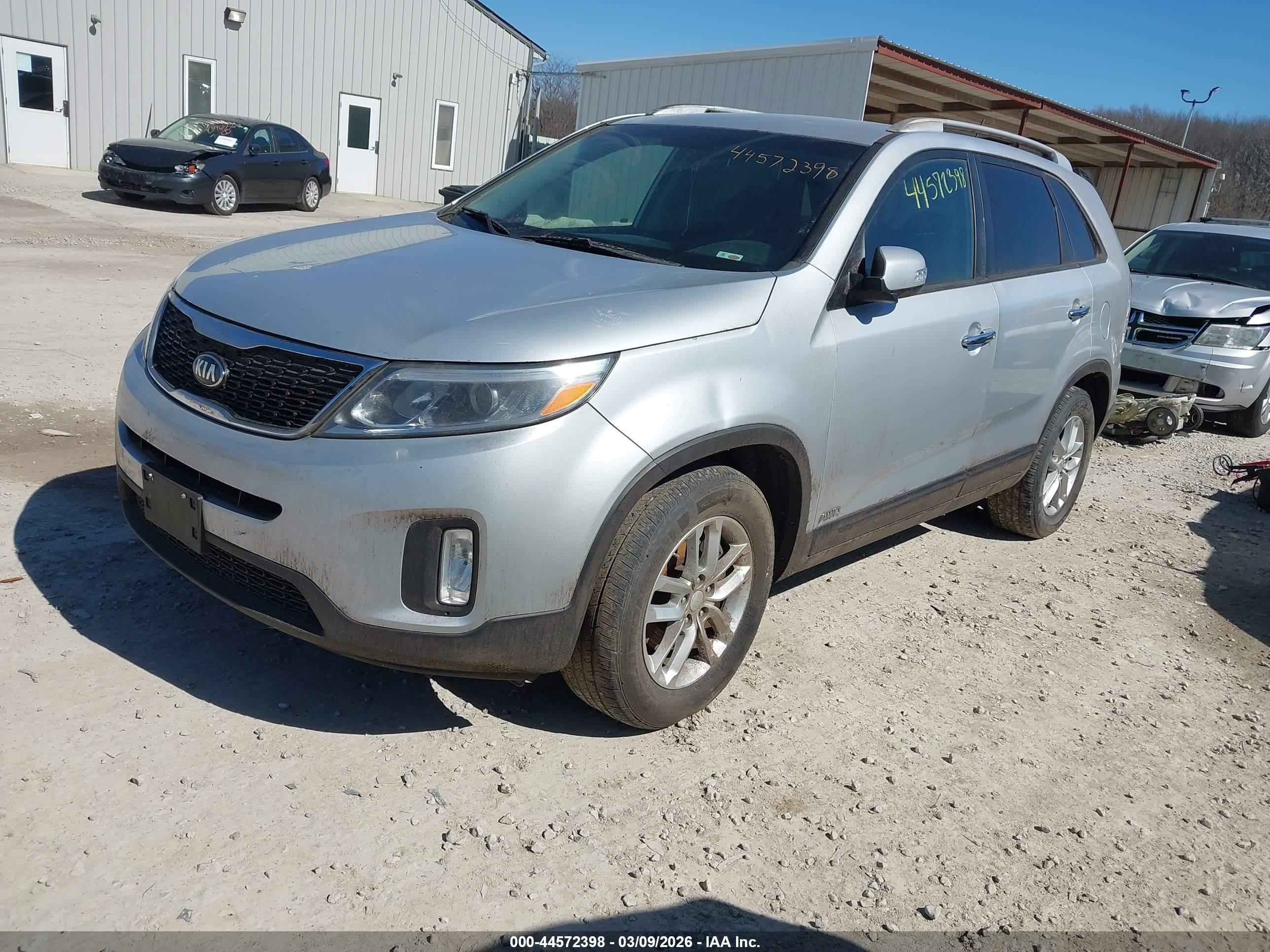 KIA SORENTO image 2