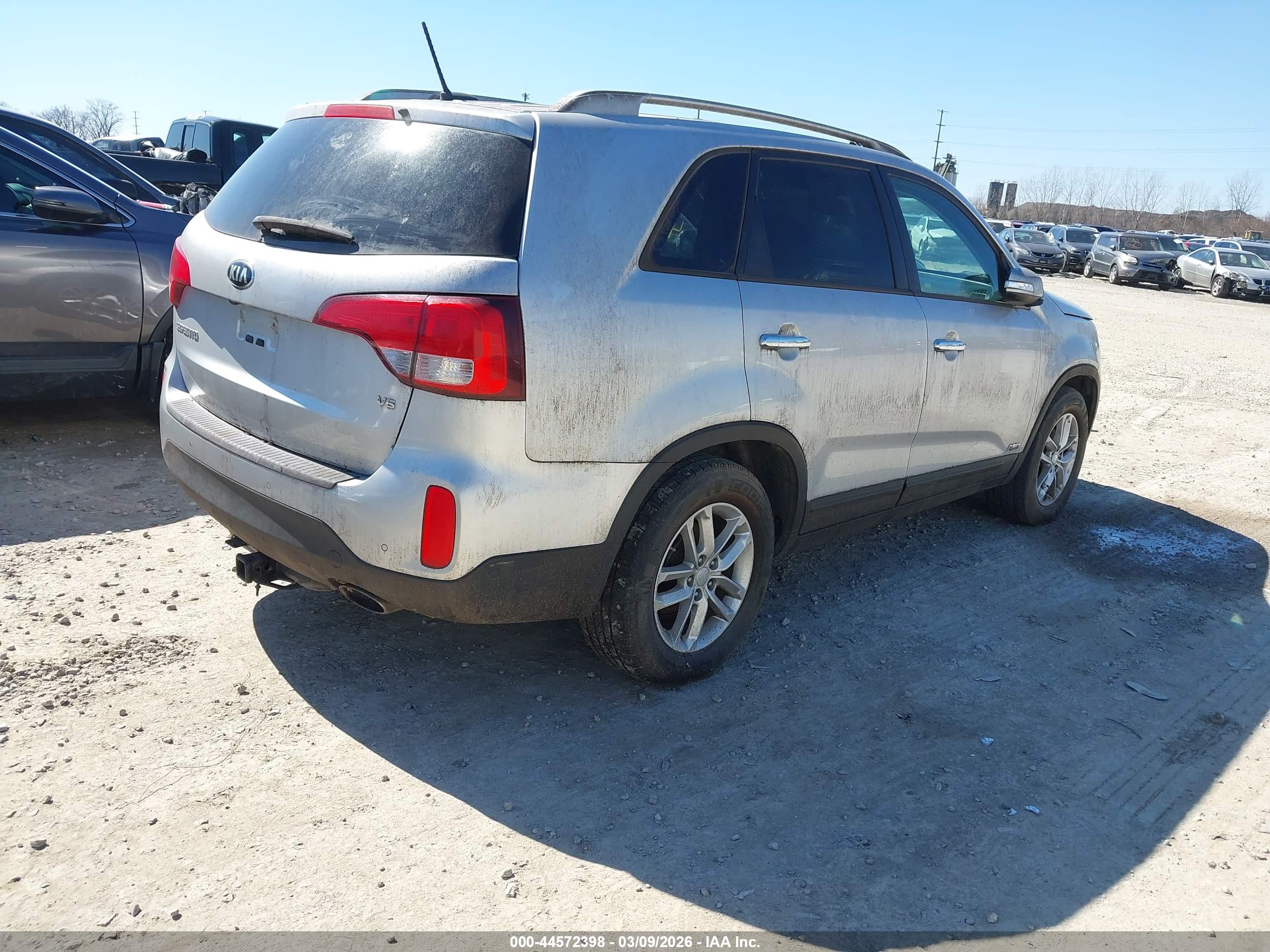 KIA SORENTO image 4