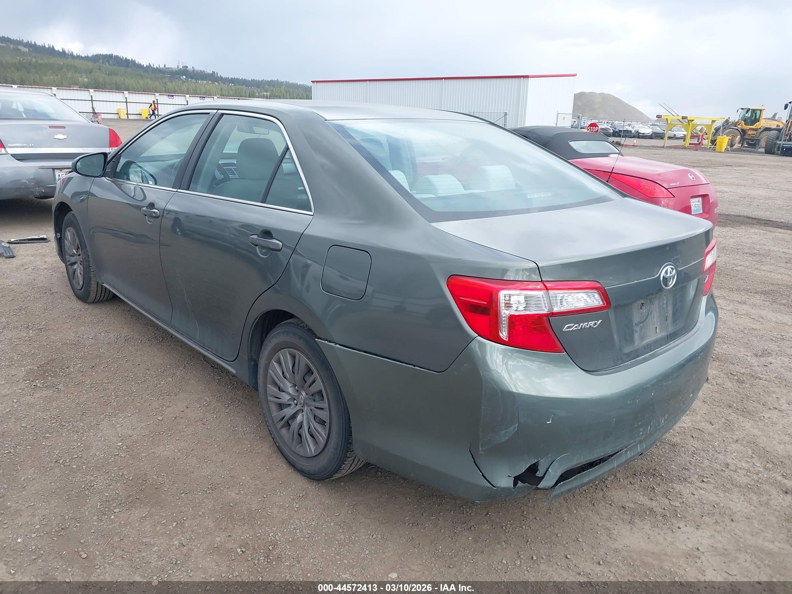TOYOTA CAMRY image 3