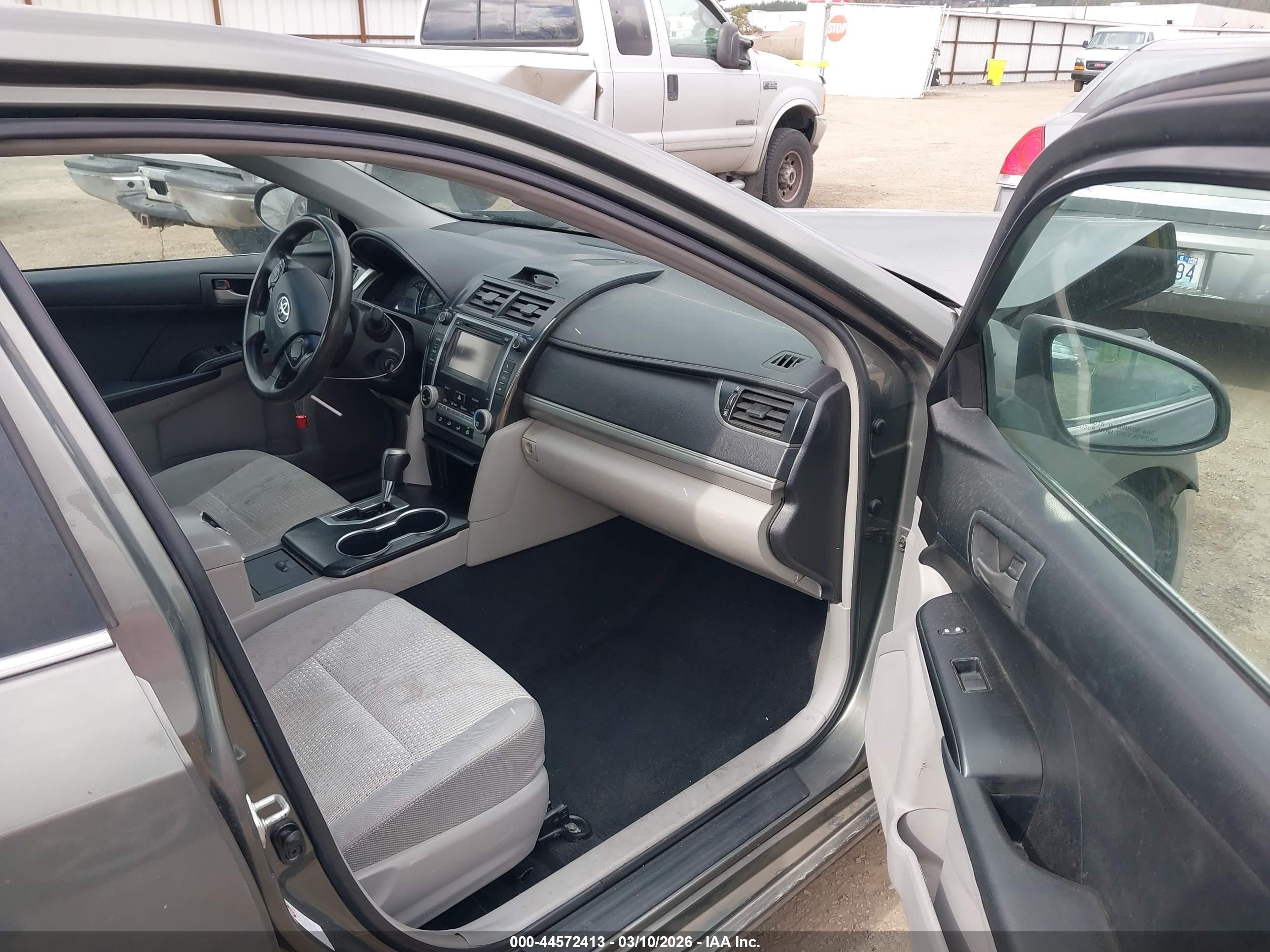 TOYOTA CAMRY image 5