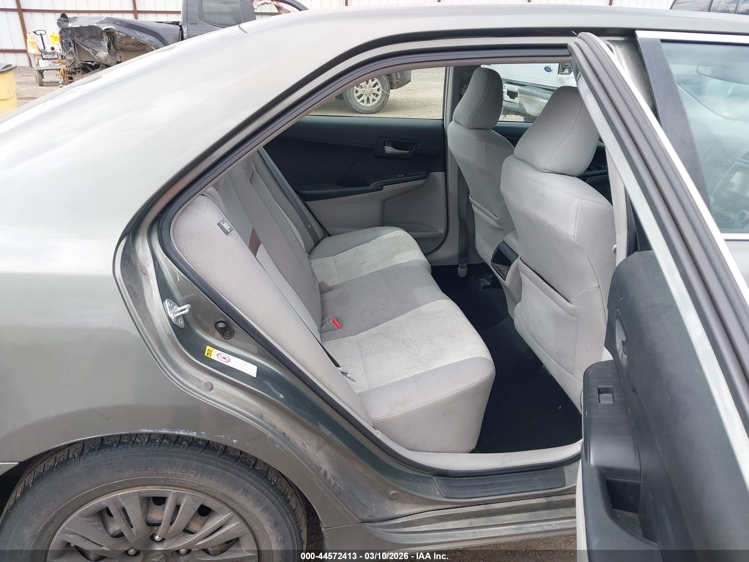 TOYOTA CAMRY image 8