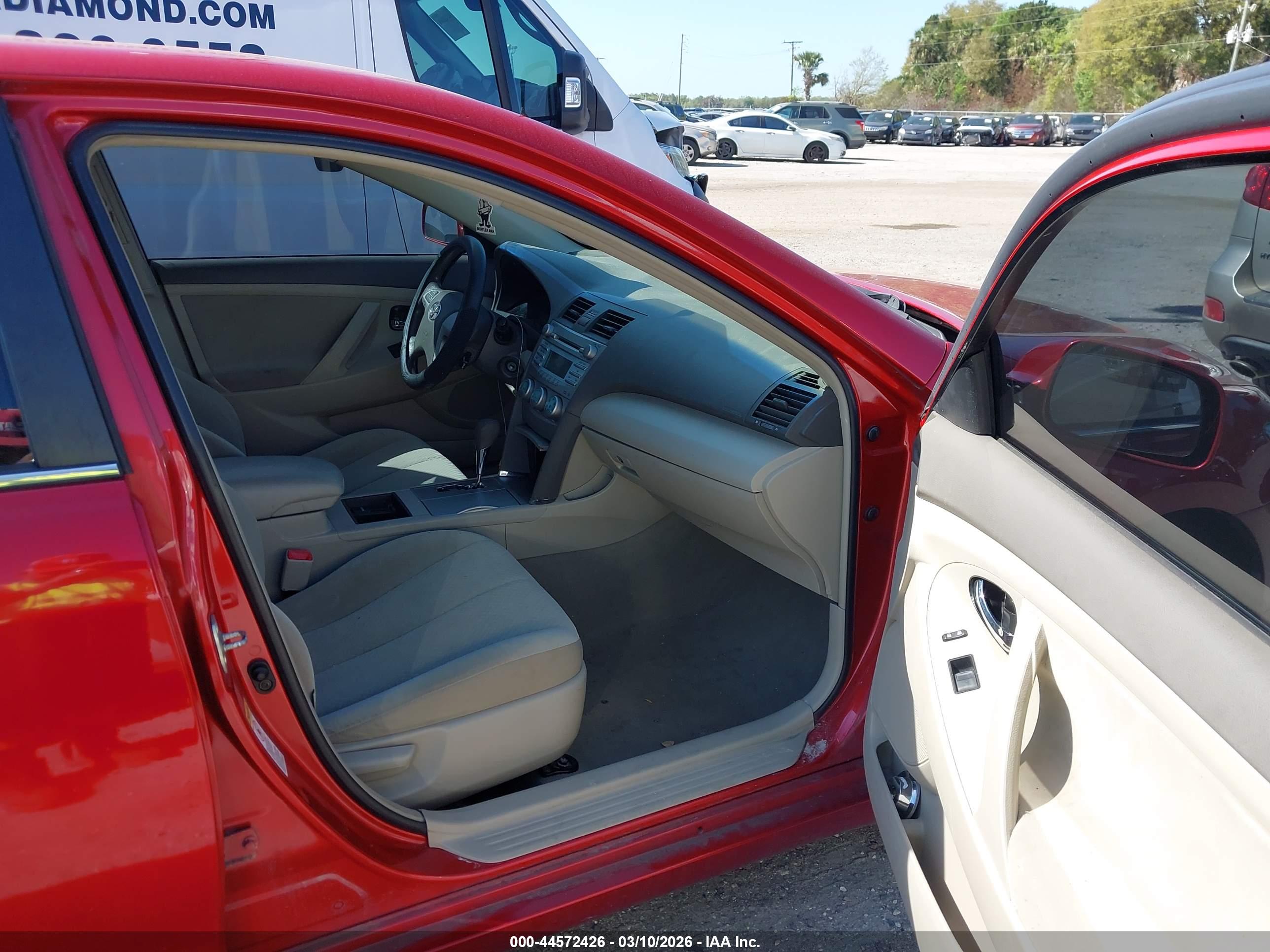 TOYOTA CAMRY image 5