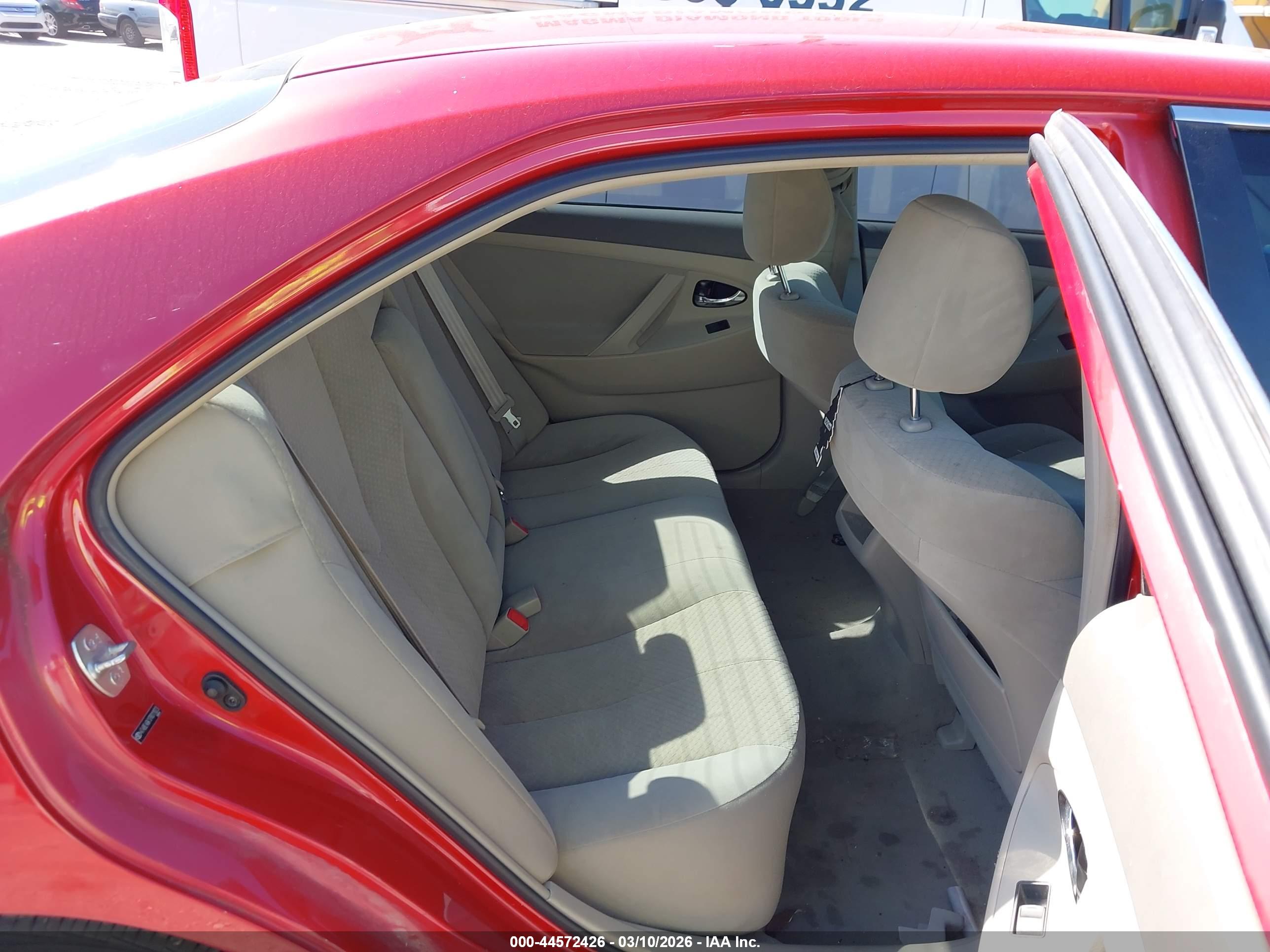 TOYOTA CAMRY image 8