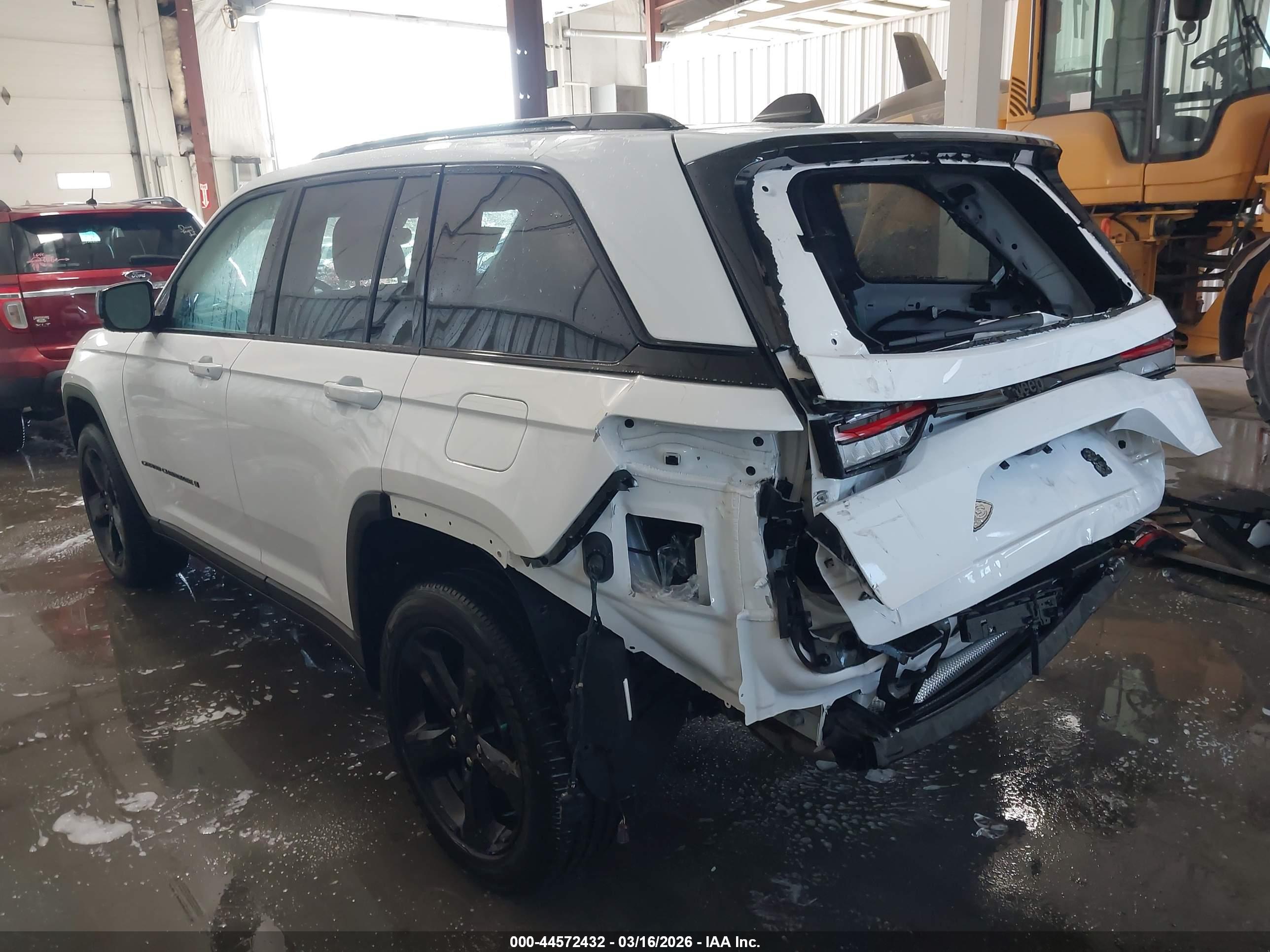 JEEP GRAND image 3
