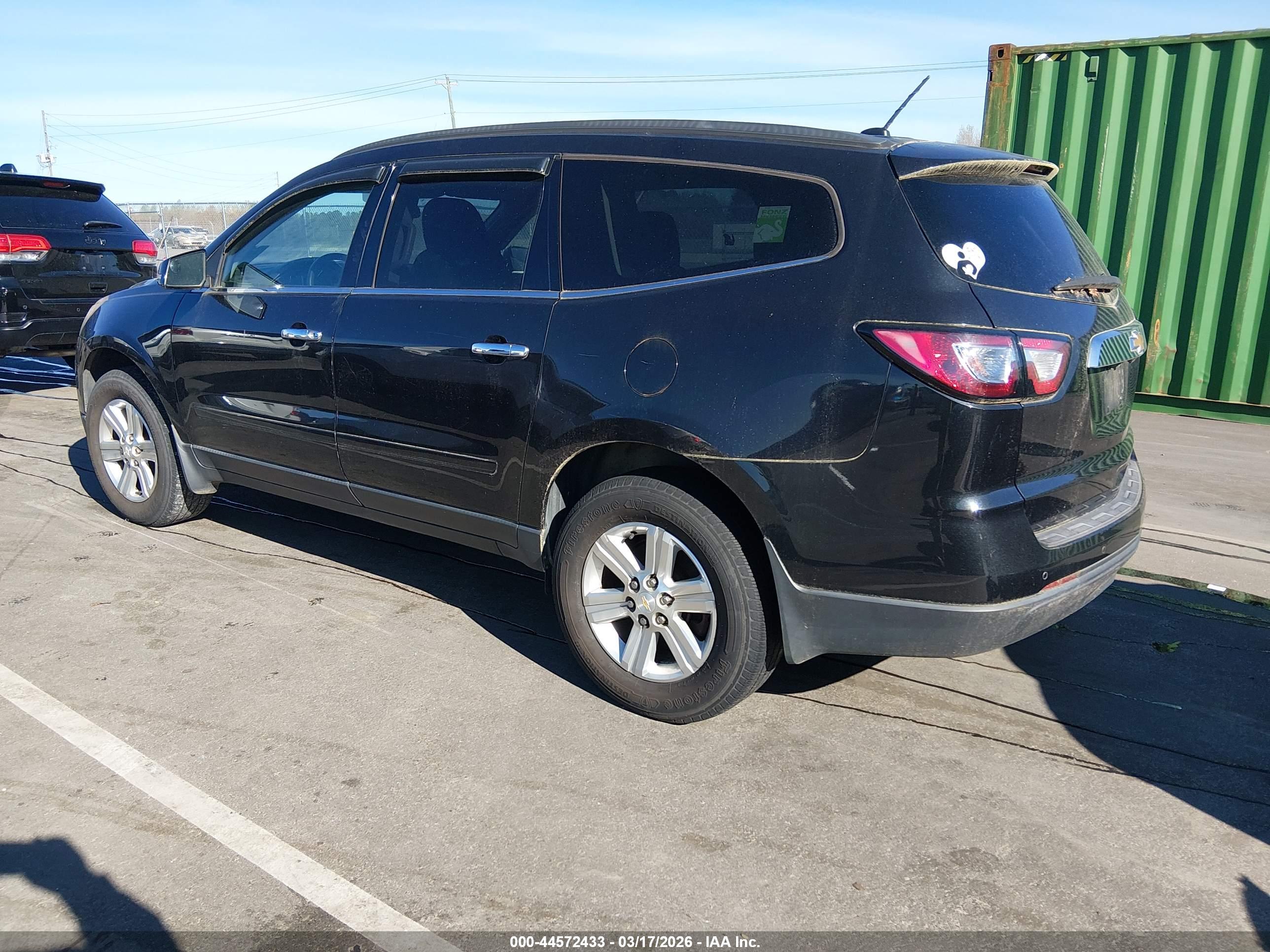 CHEVROLET TRAVERSE image 3