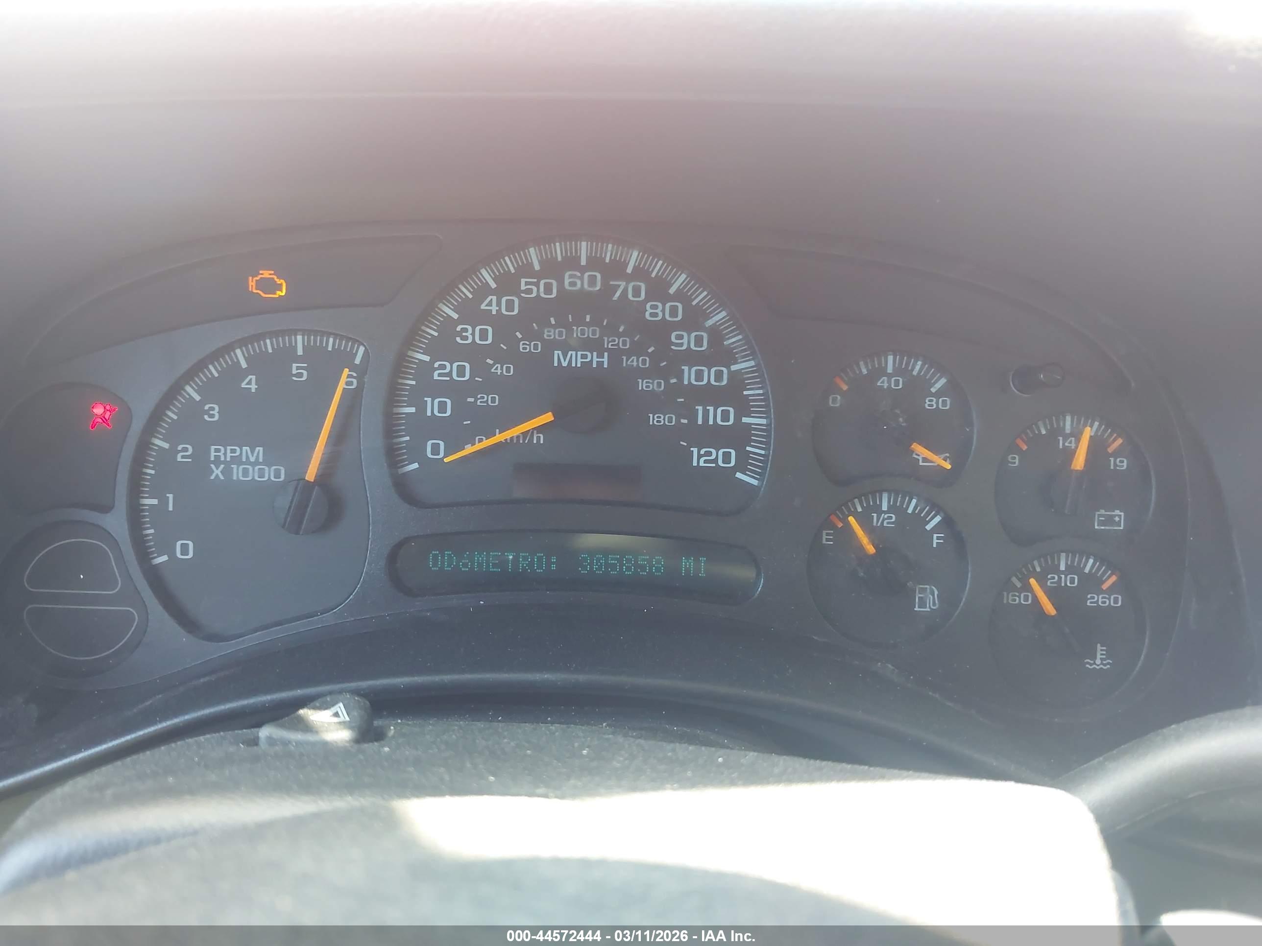 CHEVROLET SILVERADO image 7