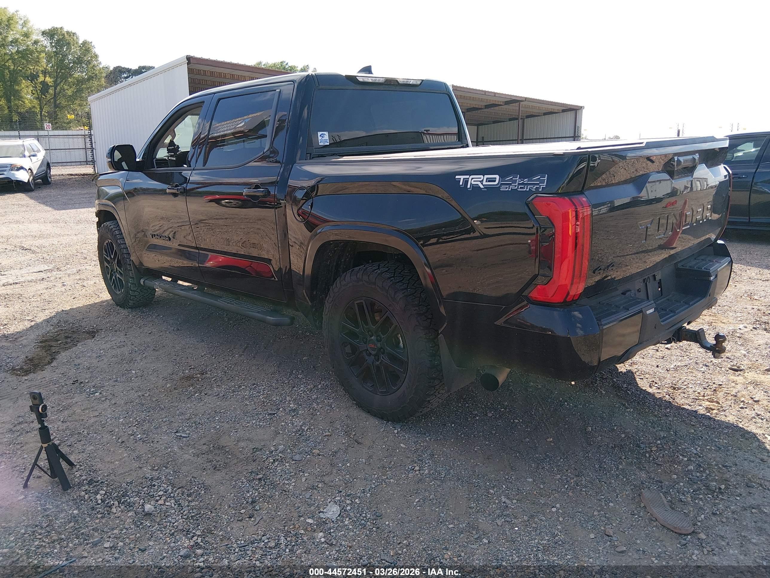 TOYOTA TUNDRA image 3