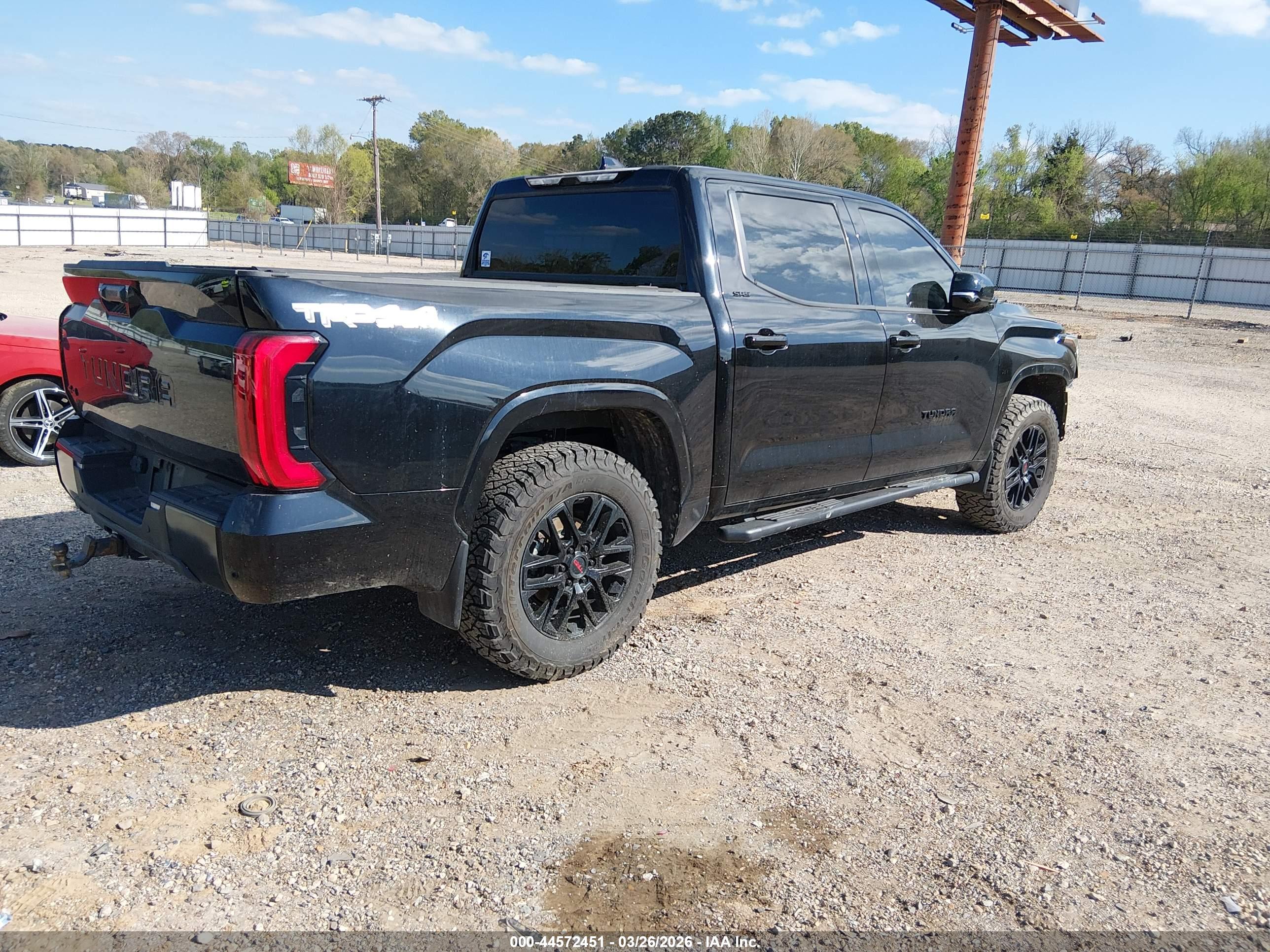 TOYOTA TUNDRA image 4