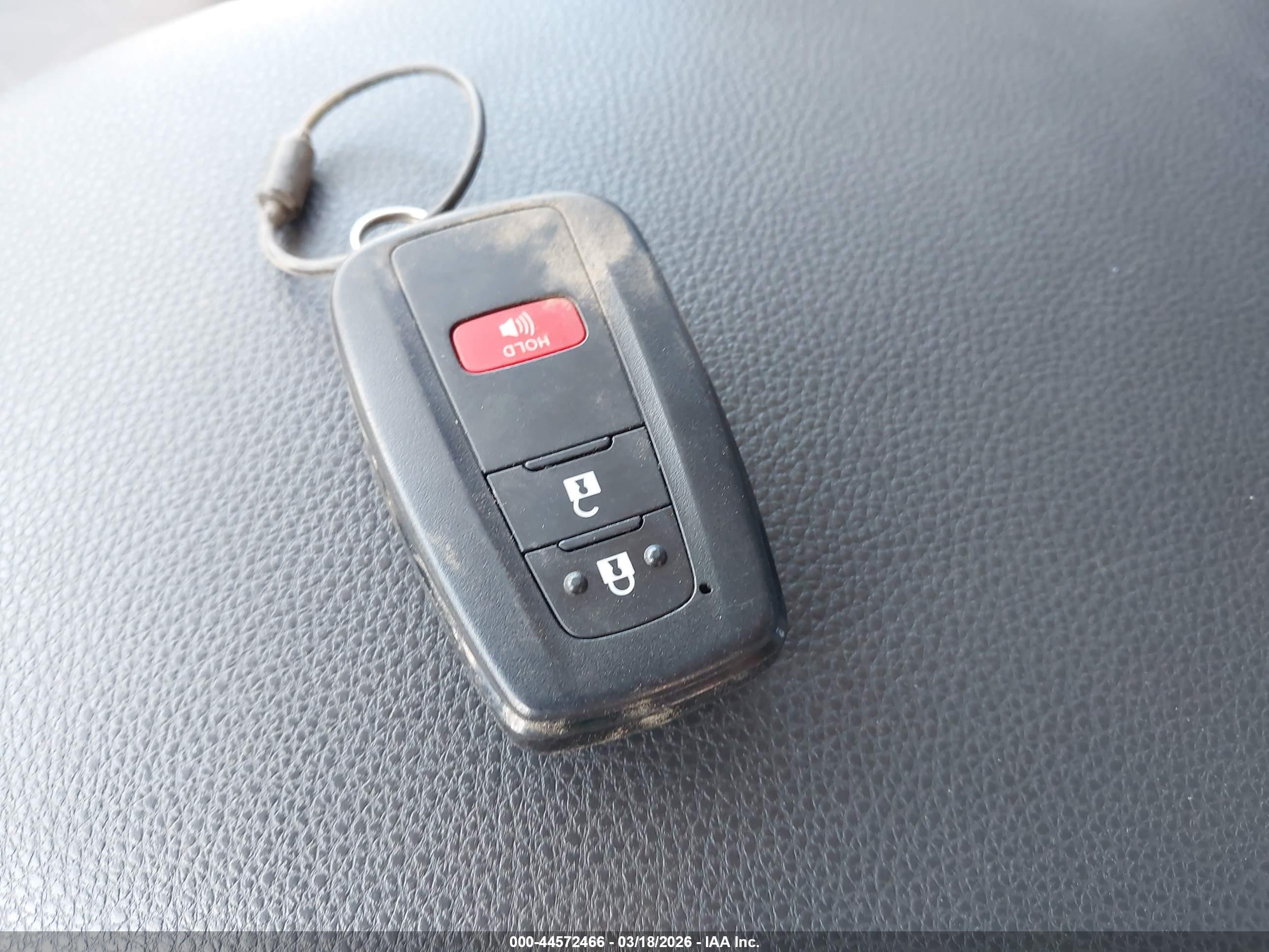 TOYOTA RAV4 image 11