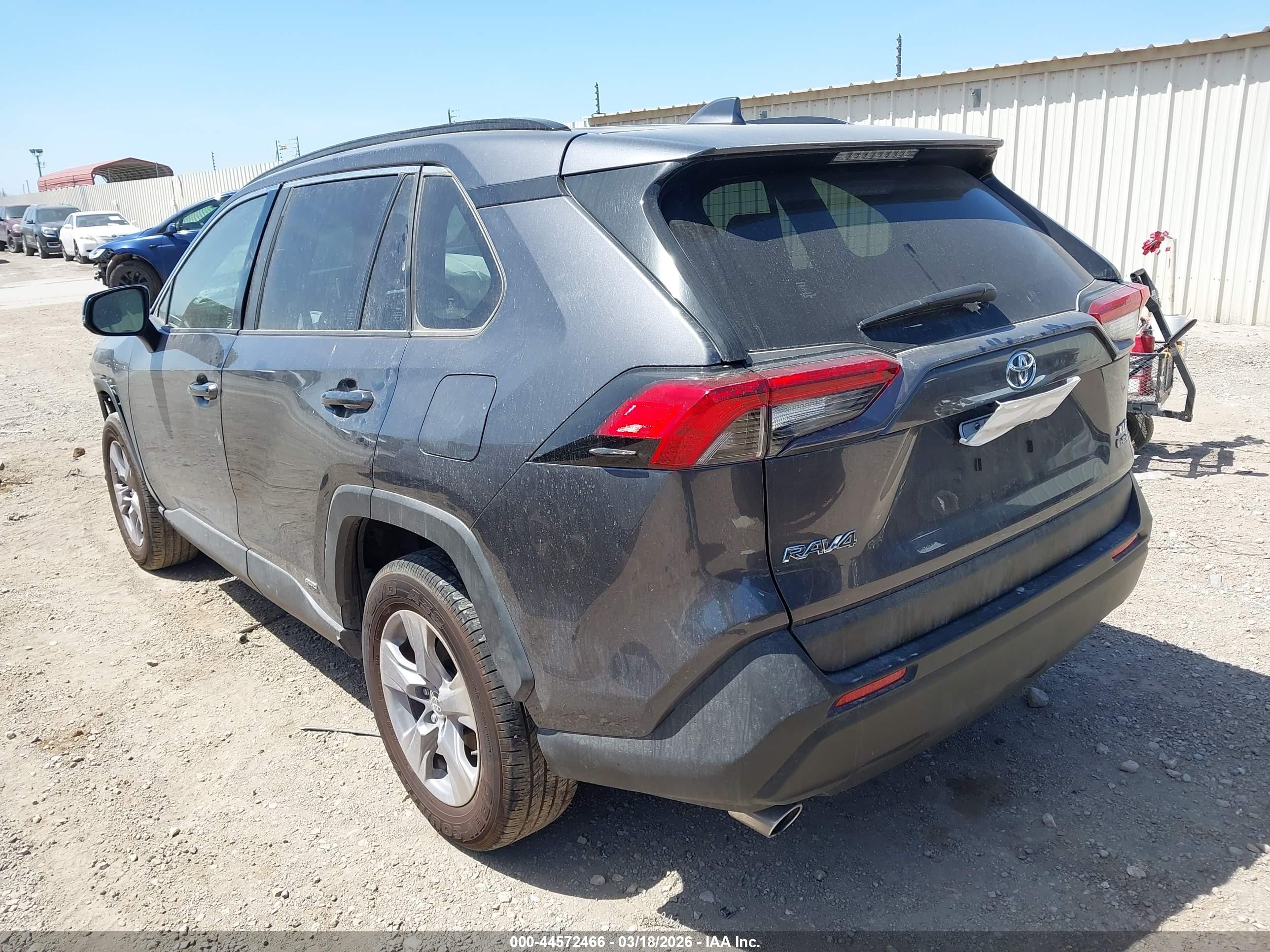 TOYOTA RAV4 image 3