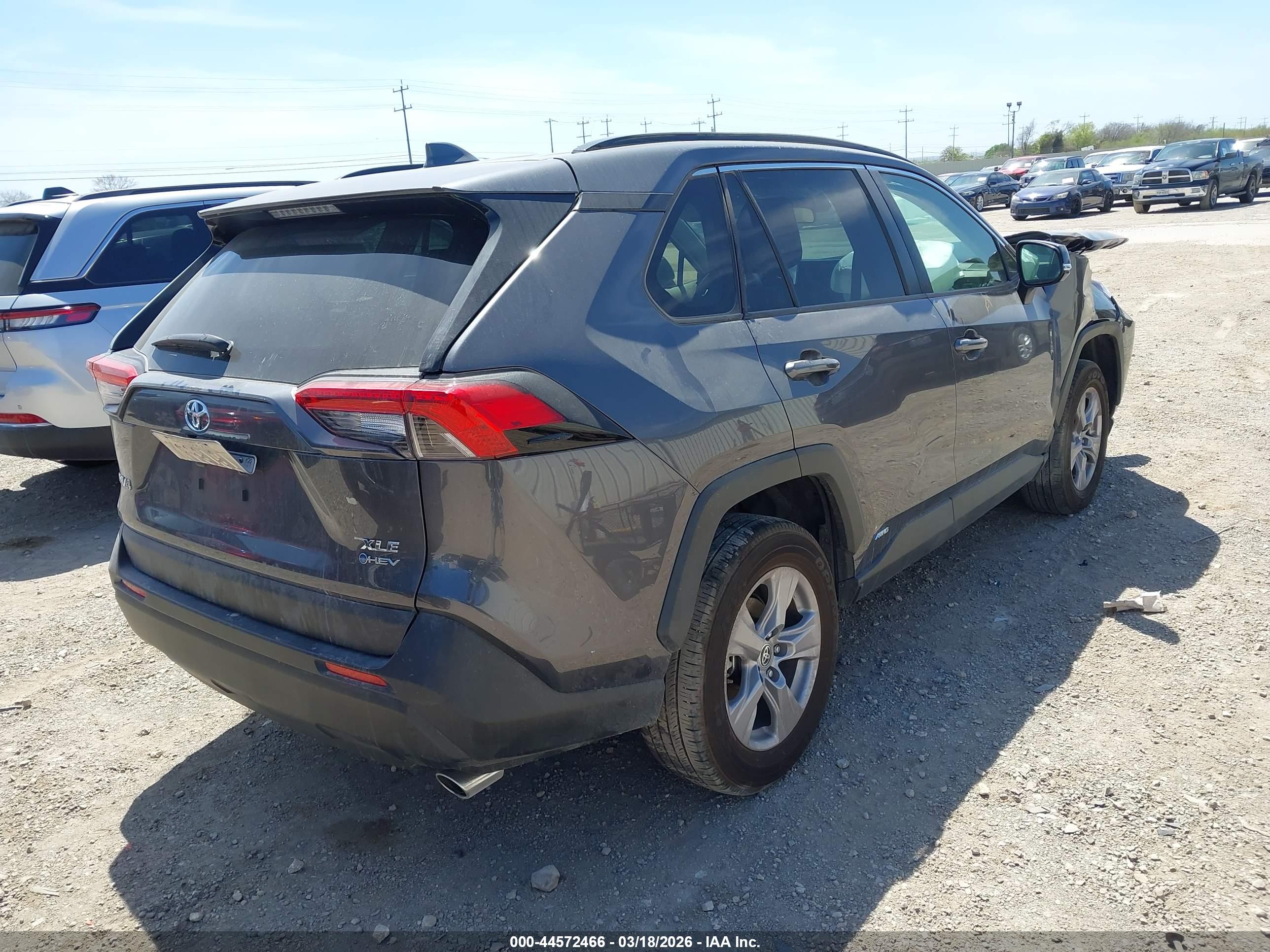 TOYOTA RAV4 image 4