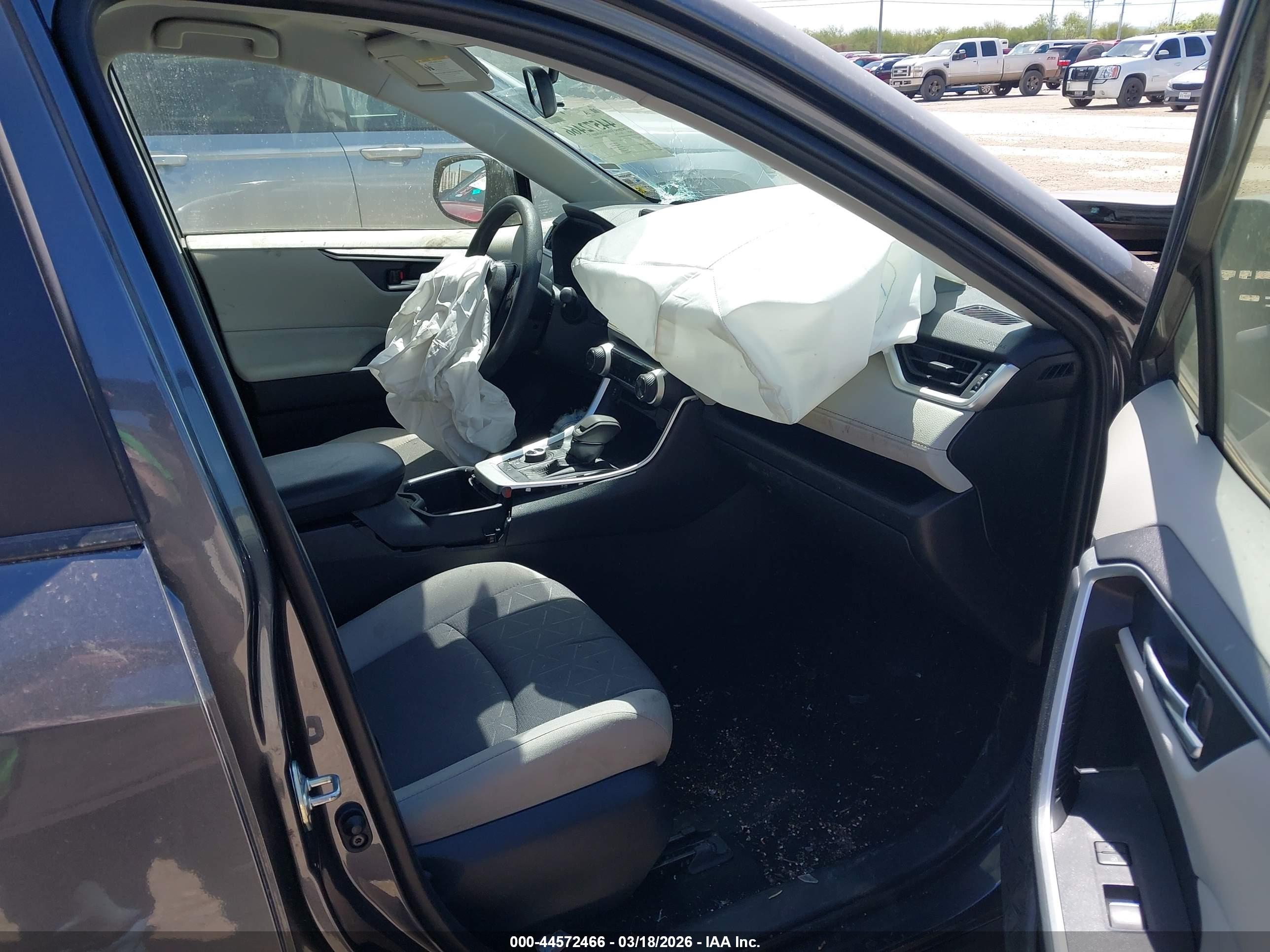 TOYOTA RAV4 image 5