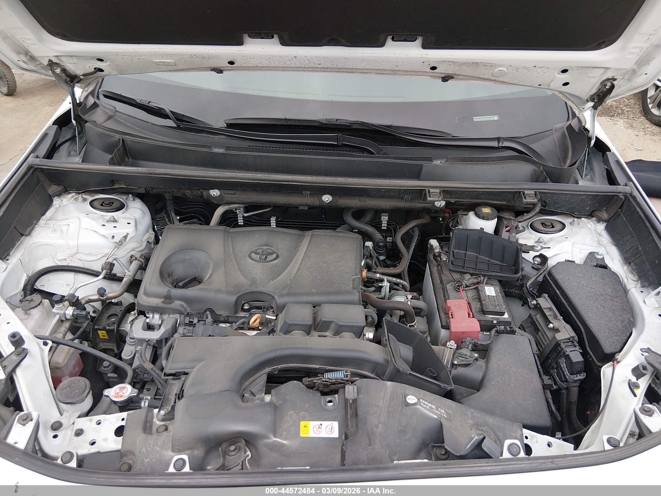 TOYOTA RAV4 image 10