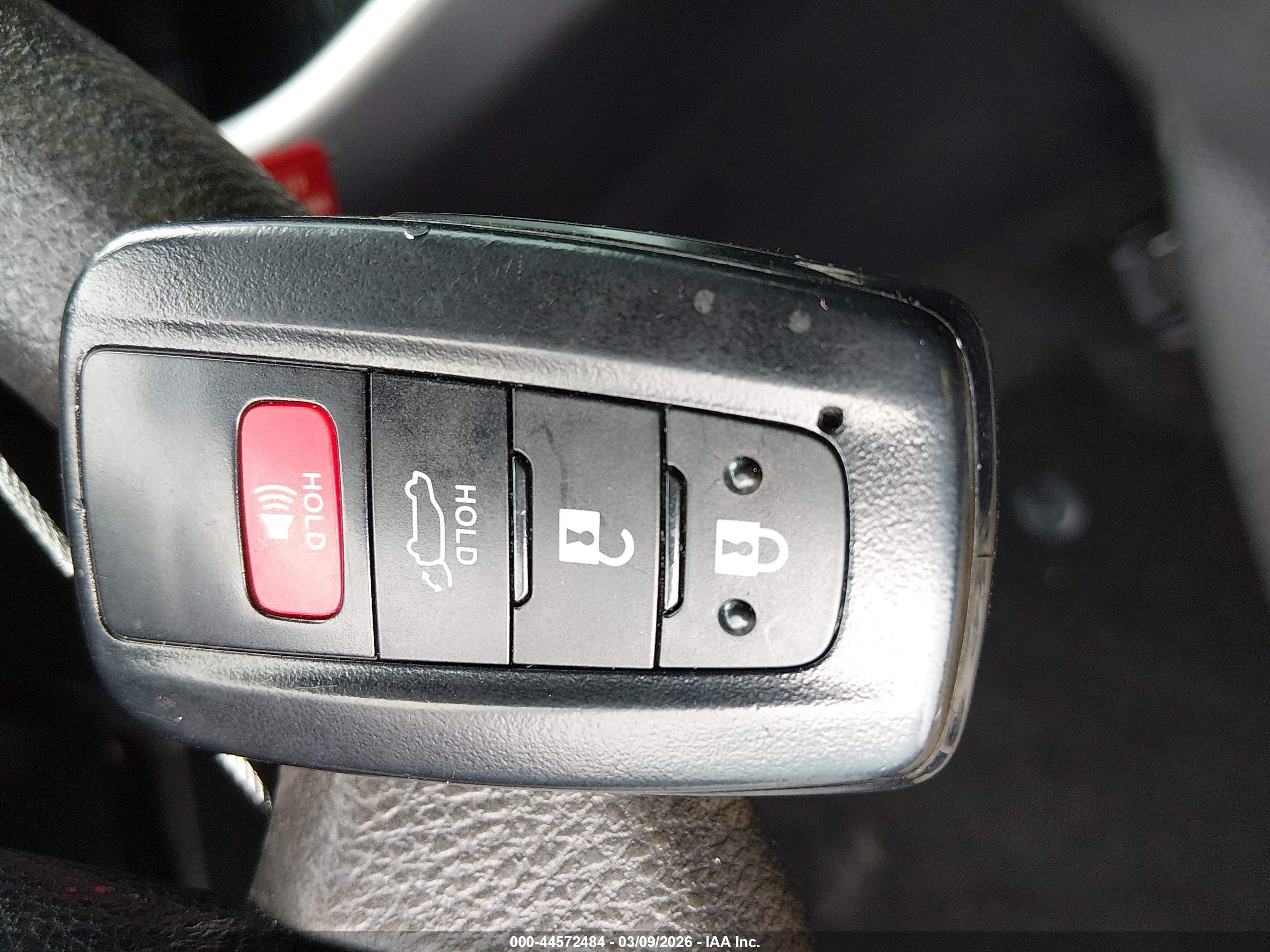 TOYOTA RAV4 image 11
