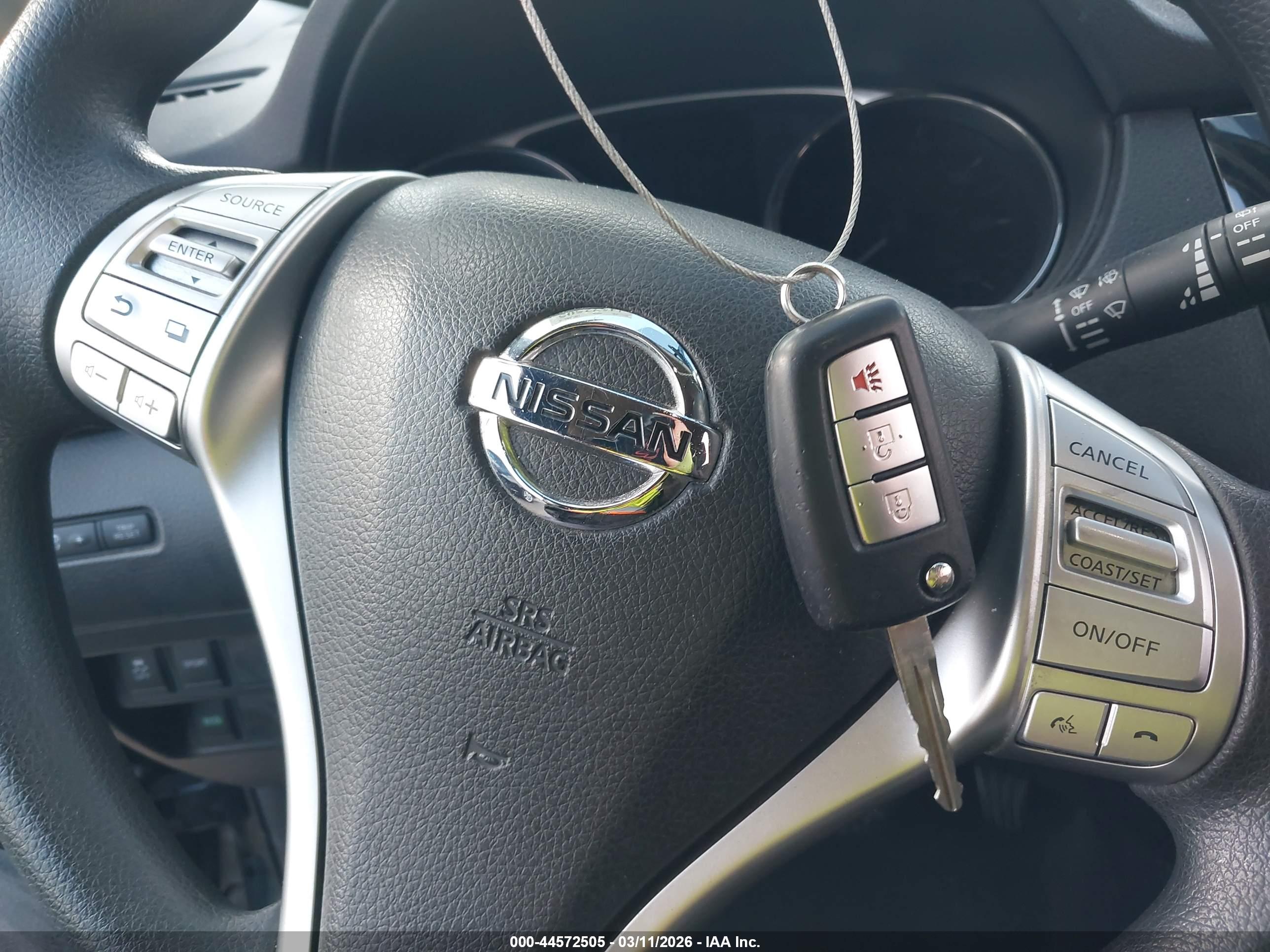 NISSAN ROGUE image 11