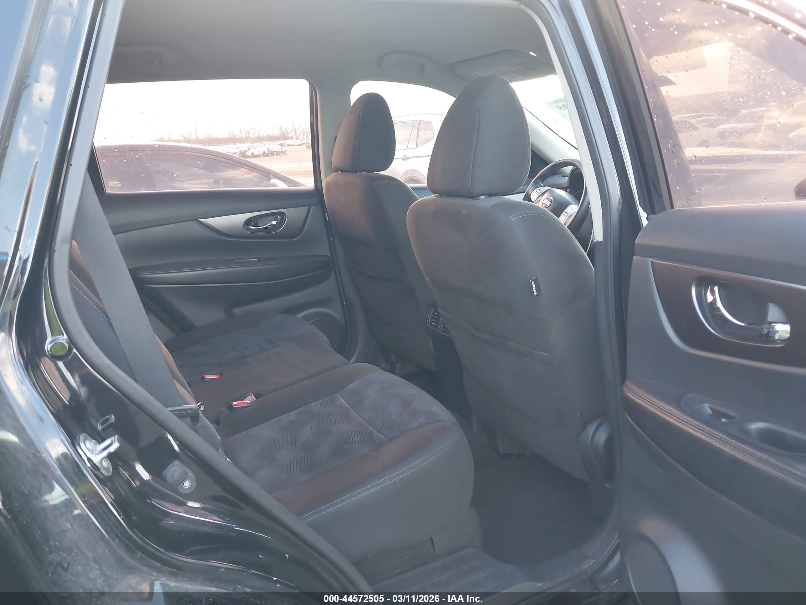 NISSAN ROGUE image 8