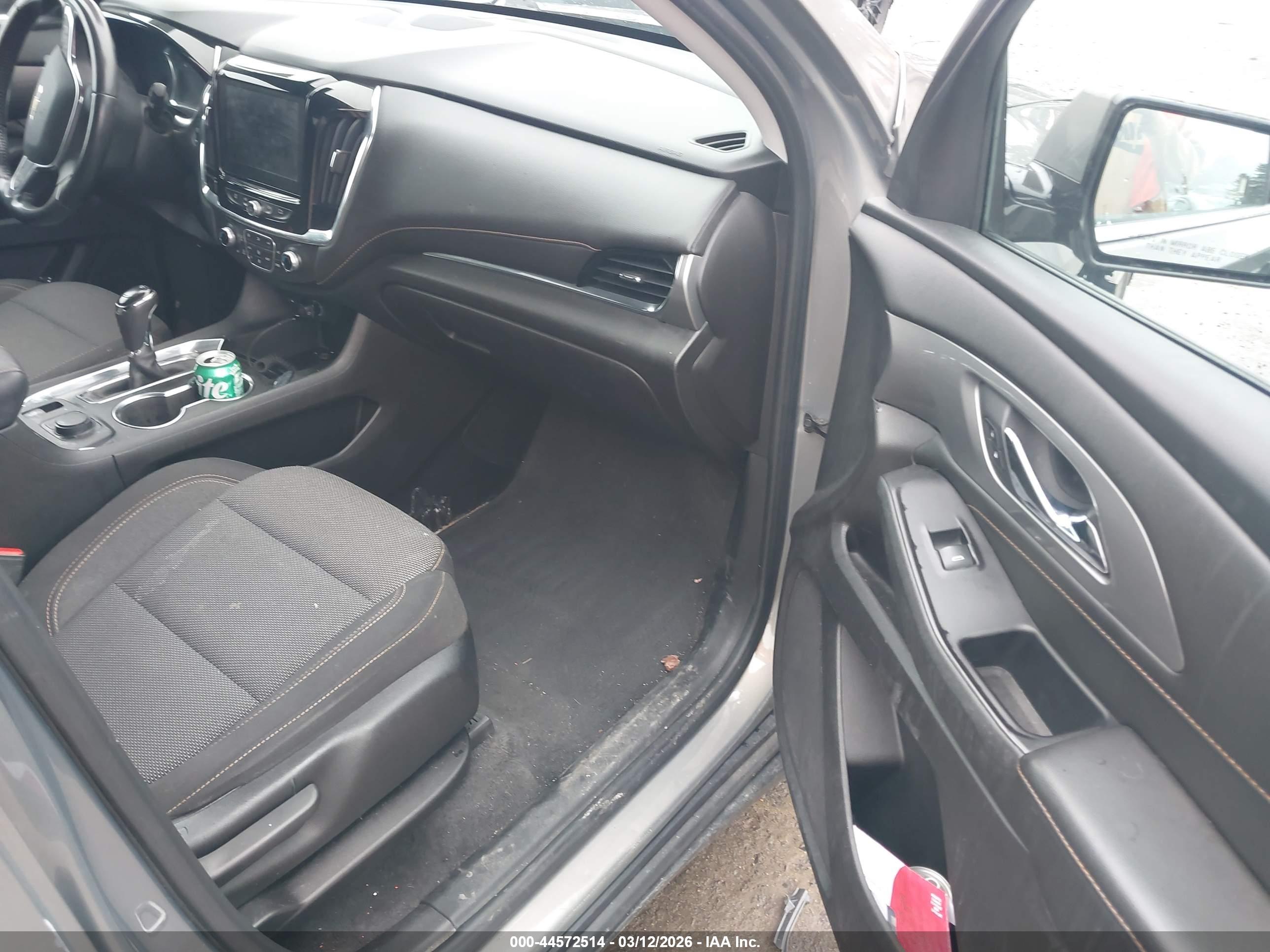 CHEVROLET TRAVERSE image 5