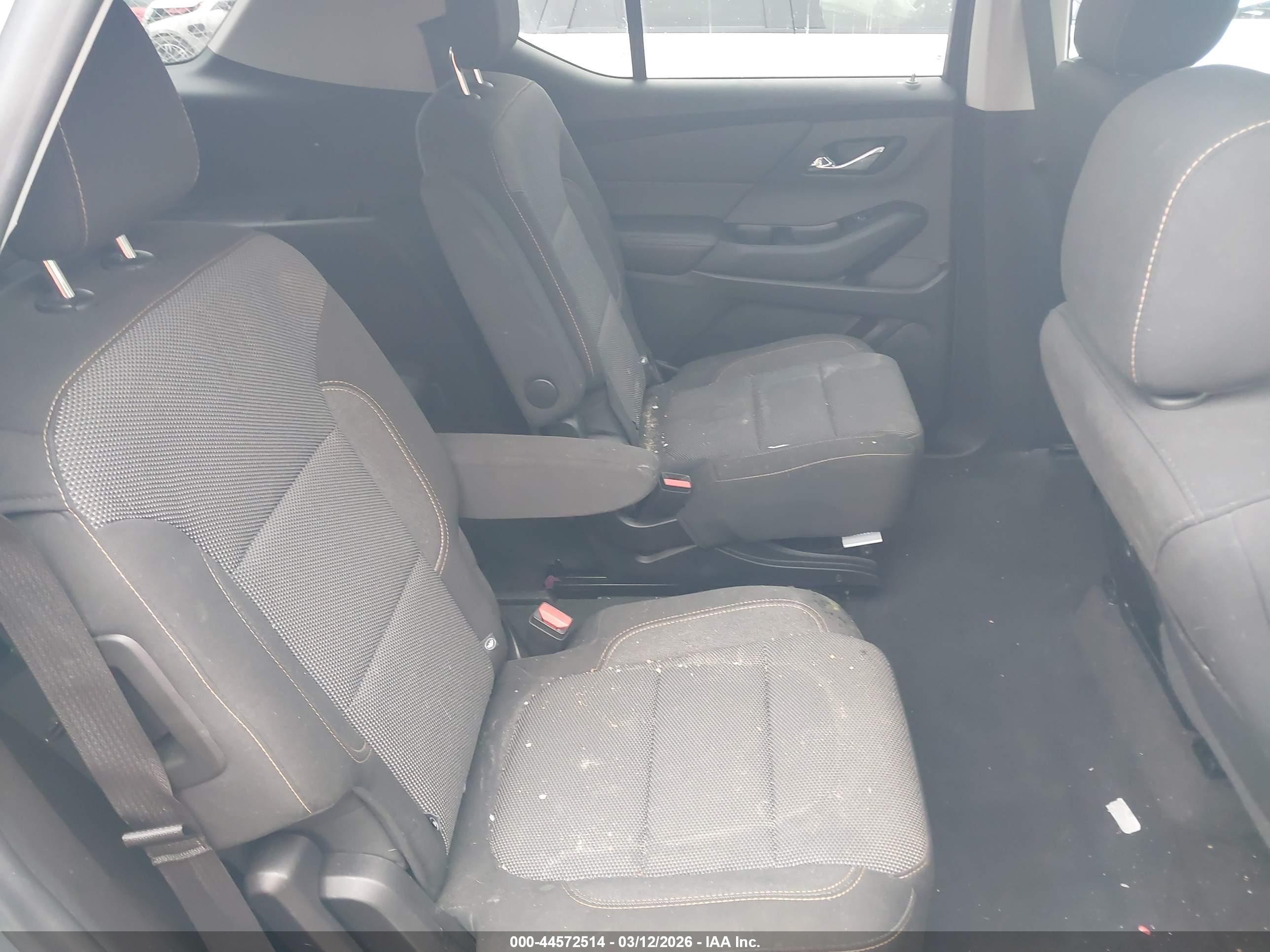 CHEVROLET TRAVERSE image 8