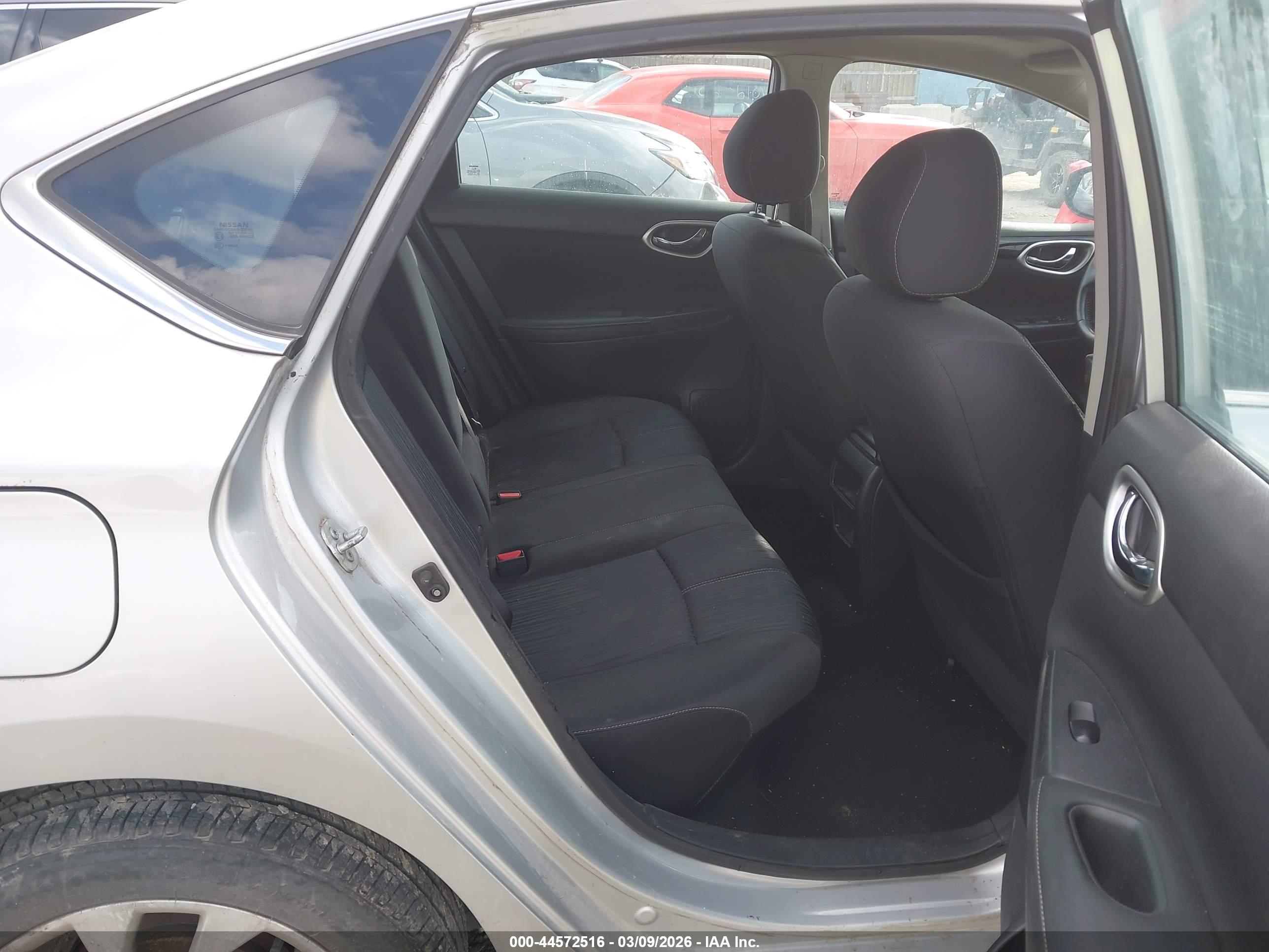 NISSAN SENTRA image 8