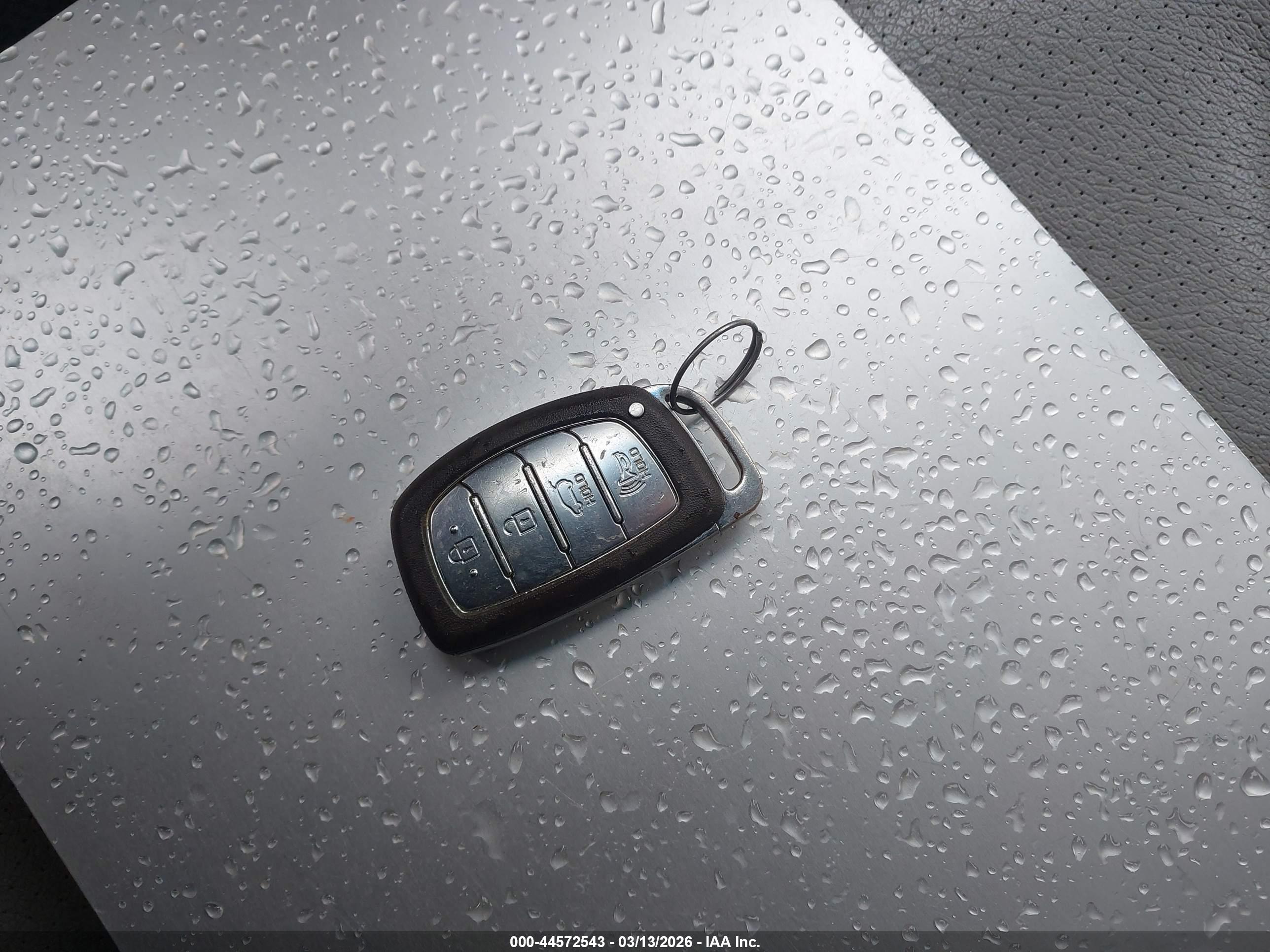 HYUNDAI TUCSON image 11