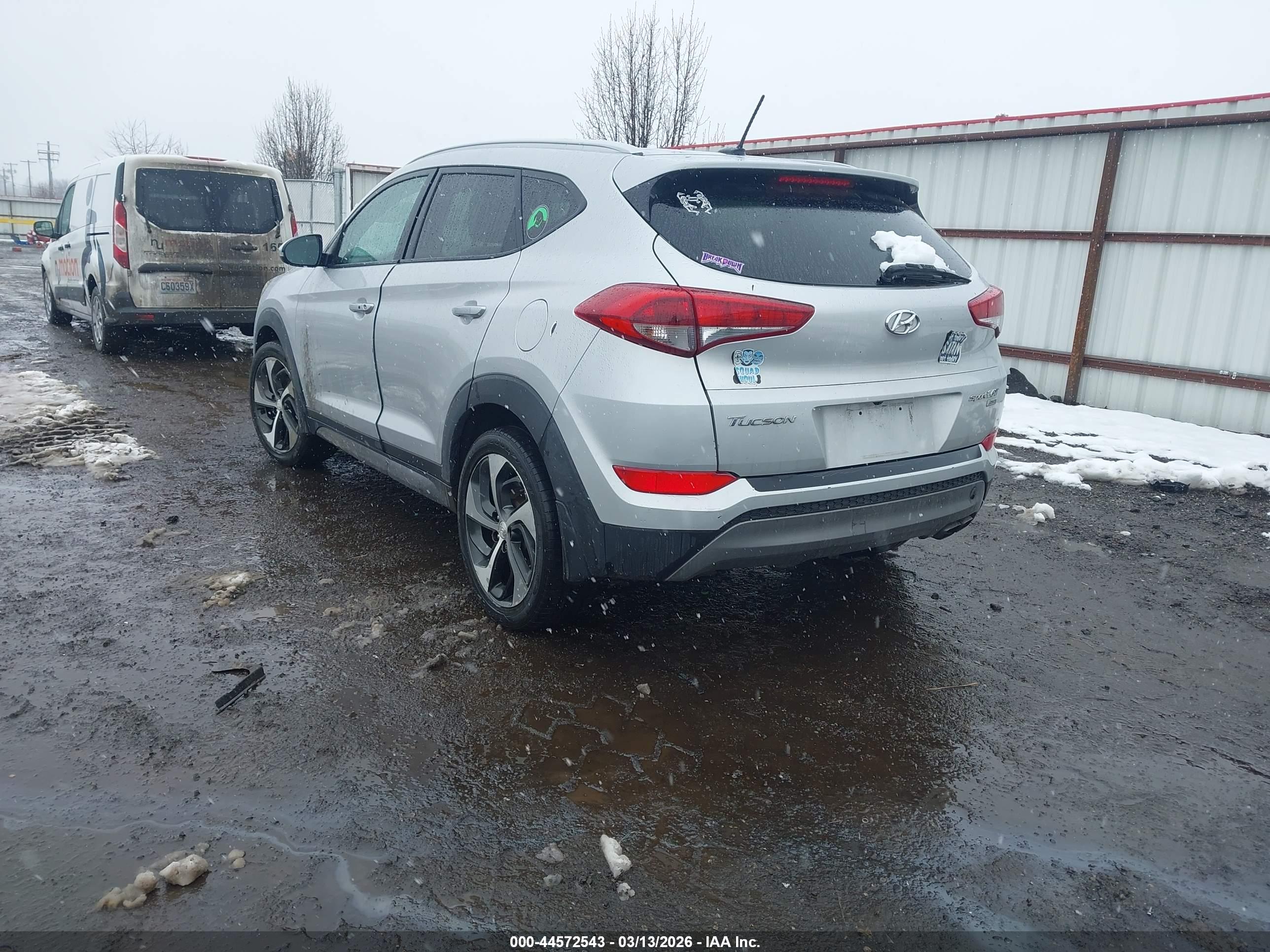 HYUNDAI TUCSON image 3